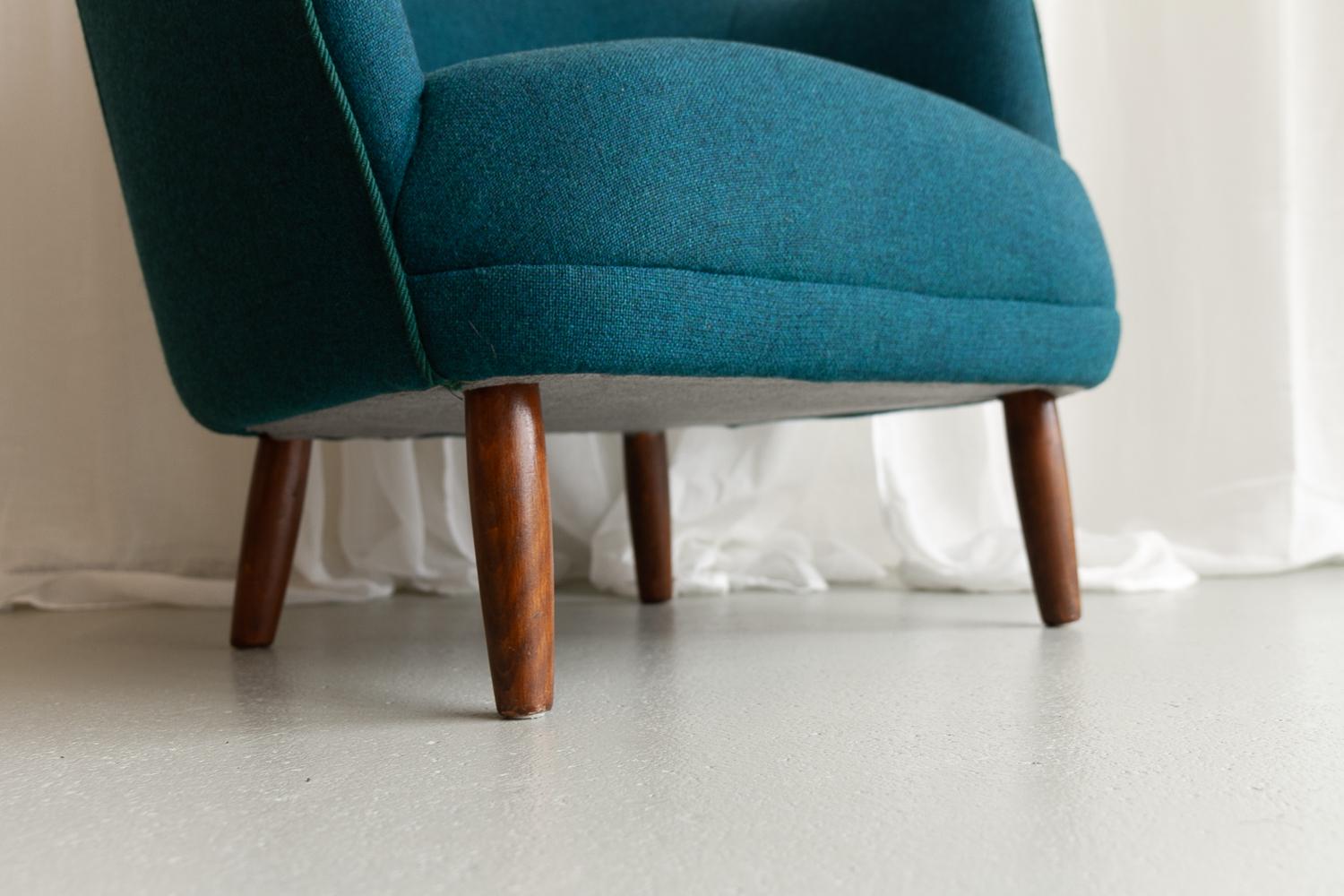 Danish Modern Easy Chair in Teal Blue, 1950s. In Good Condition For Sale In Asaa, DK