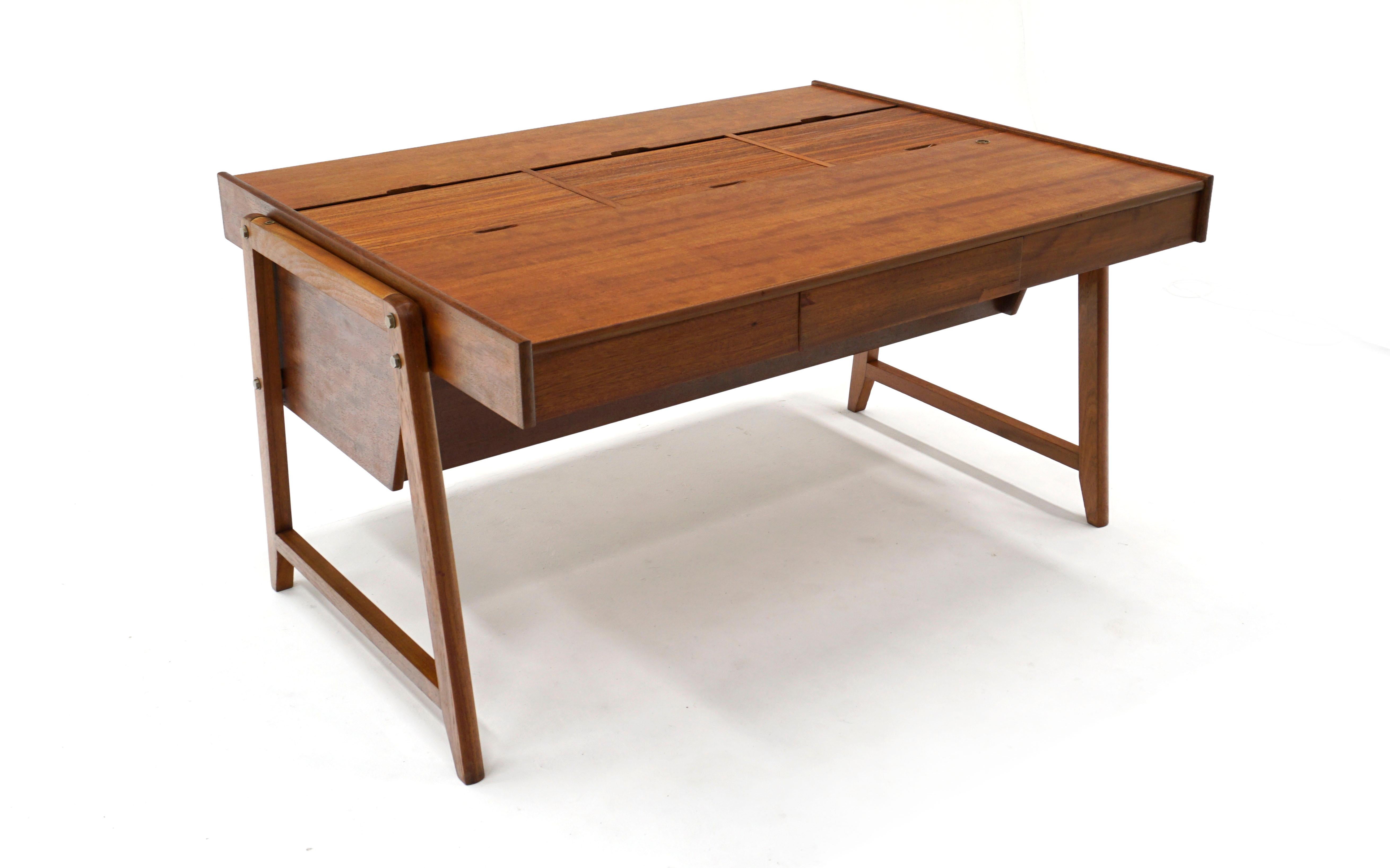 Dänischer moderner „Eden“ Partner-Schreibtisch der dänischen Moderne, große Oberfläche mit Rollplatte, Schränke im Angebot 3