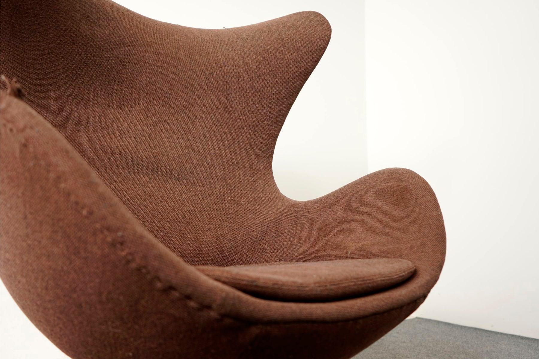 Chaise et pouf danoise moderne avec œuf d'Arne Jacobsen pour Fritz Hansen 4