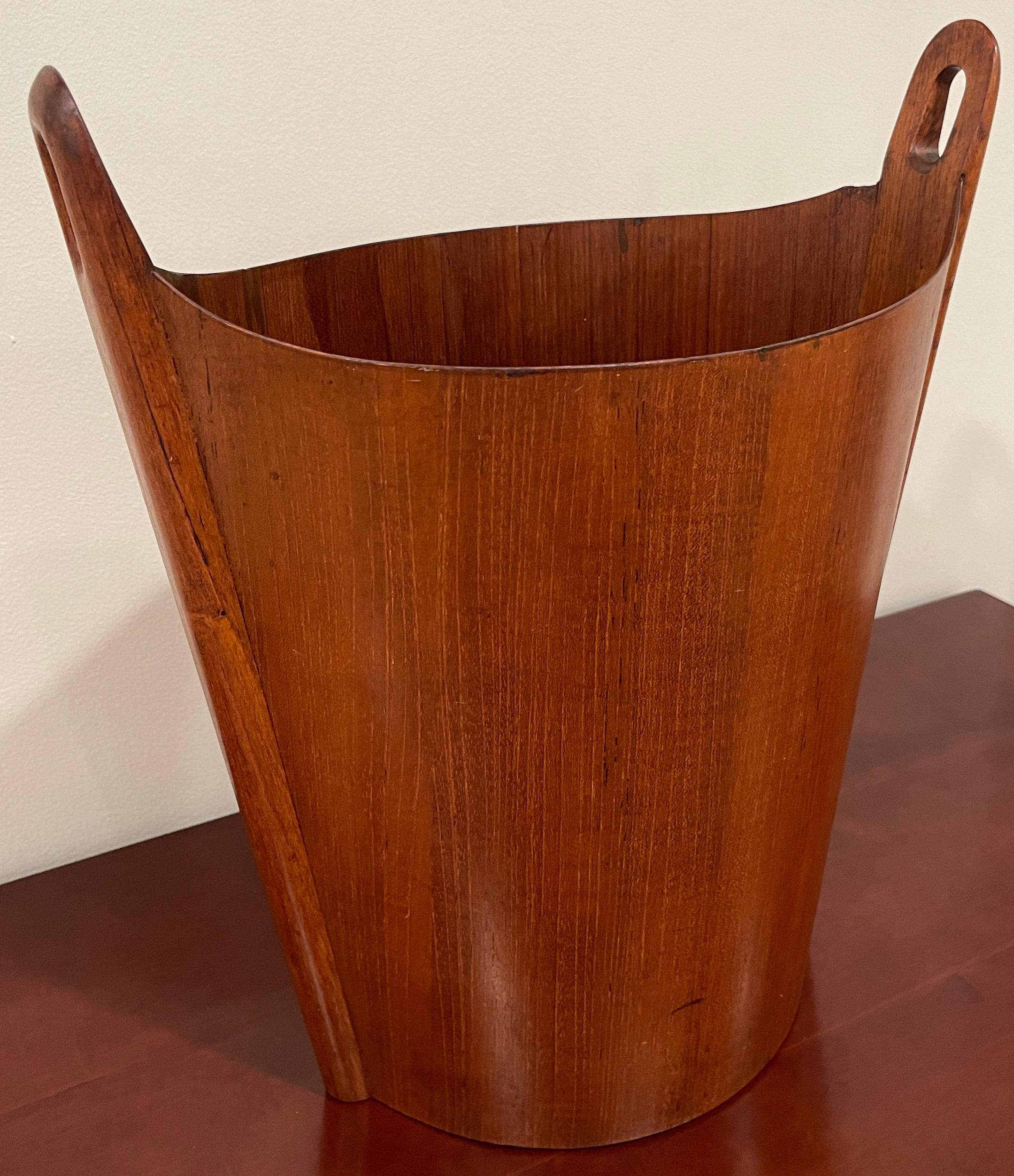 Danish Modern Einar Barnes for P.S. Heggen Teak Wastepaper Basket  In Good Condition In West Palm Beach, FL