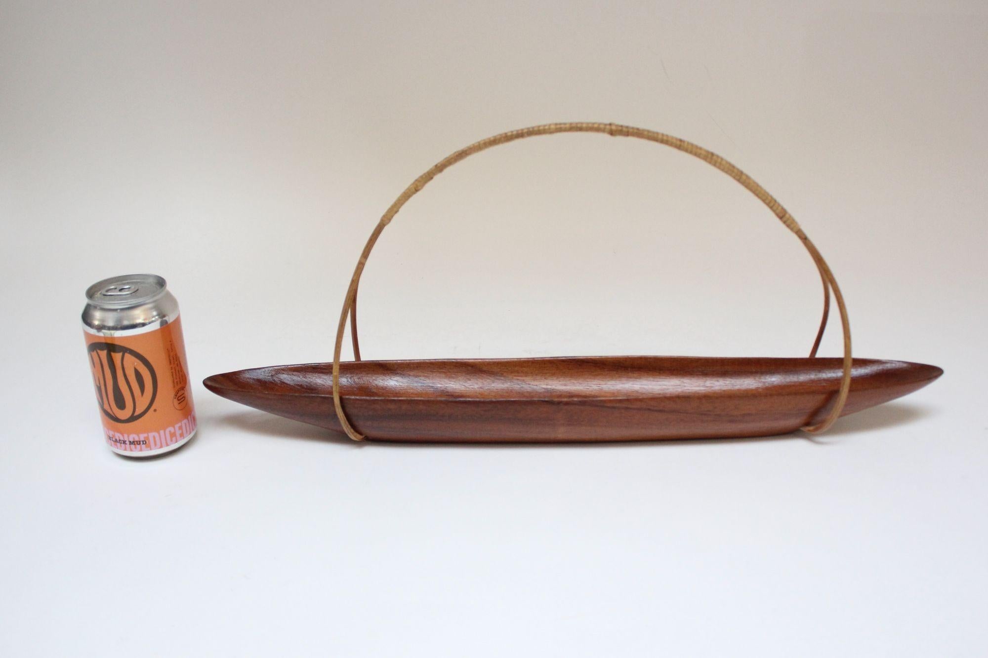 Danish Modern Elongated Teak Bowl with Wicker Handle In Good Condition In Brooklyn, NY