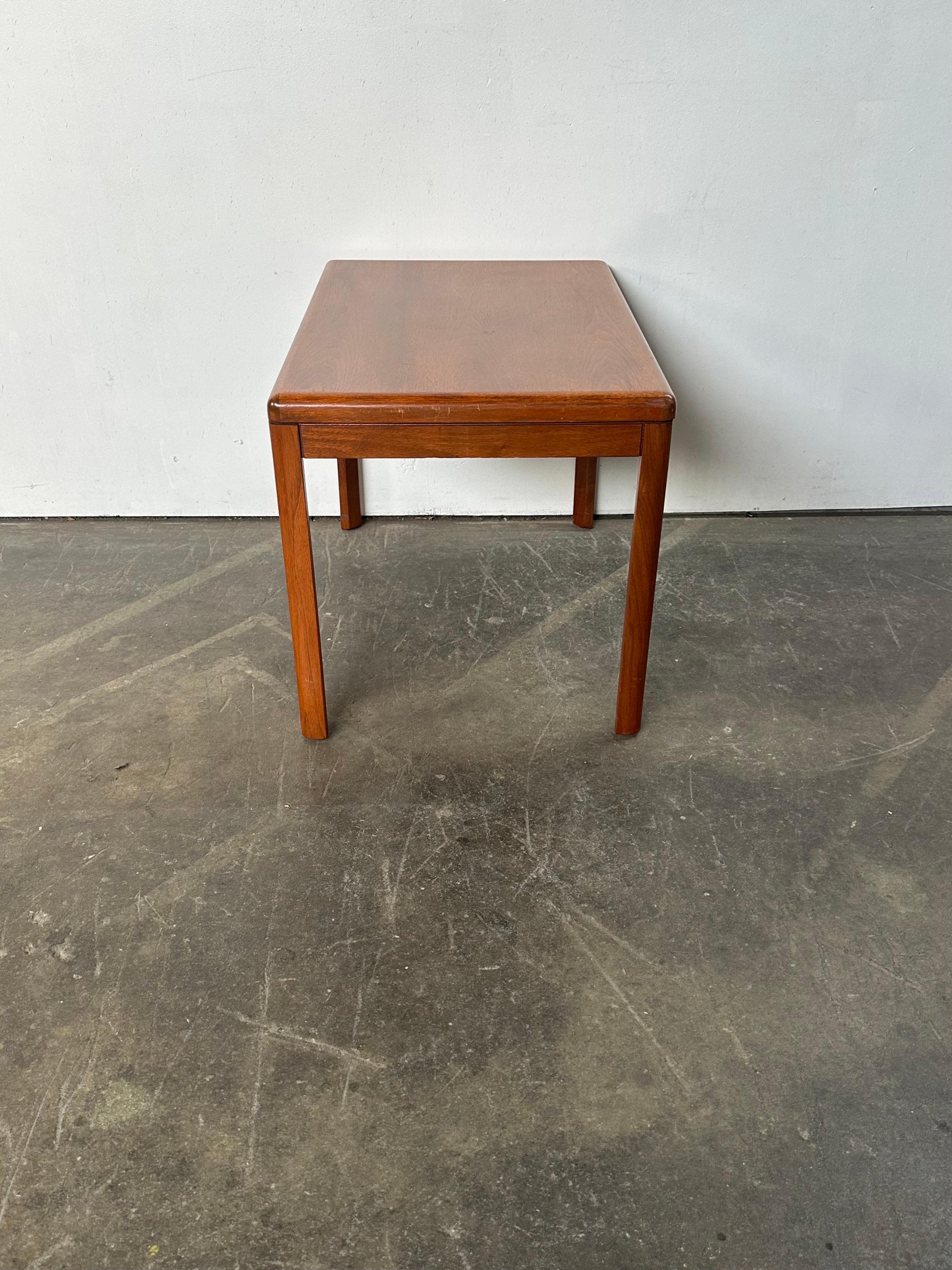 Danish Modern End Table in Teak For Sale 1