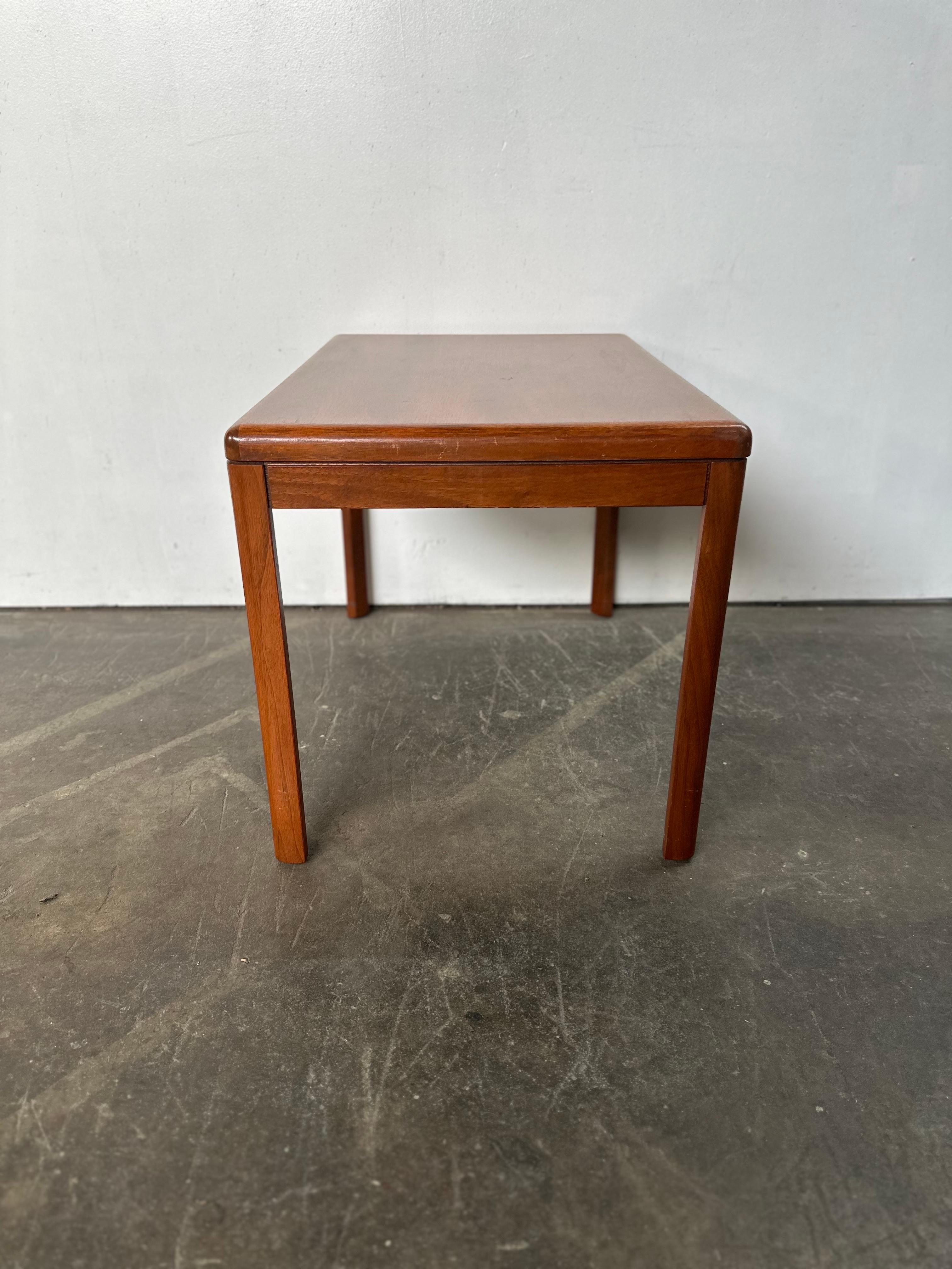 Danish Modern End Table in Teak For Sale 4