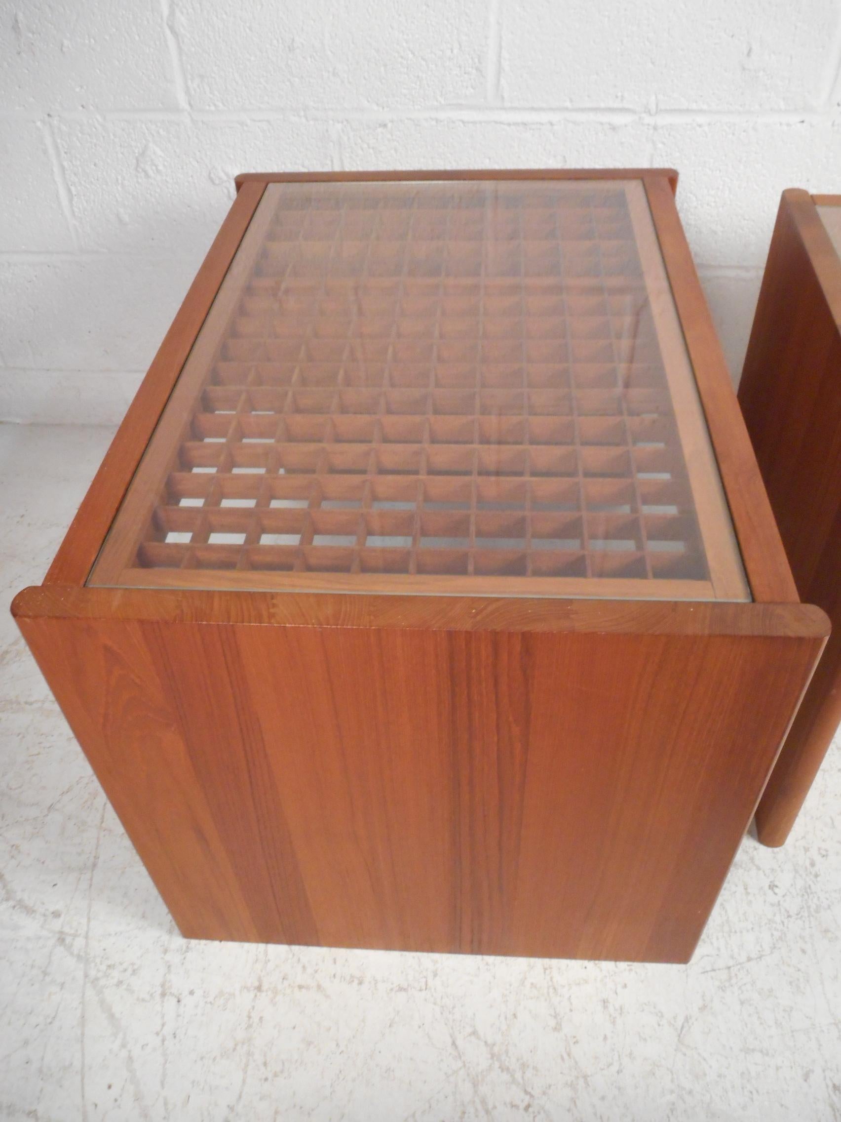 20ième siècle Tables d'extrémité danoises modernes par Komfort en vente