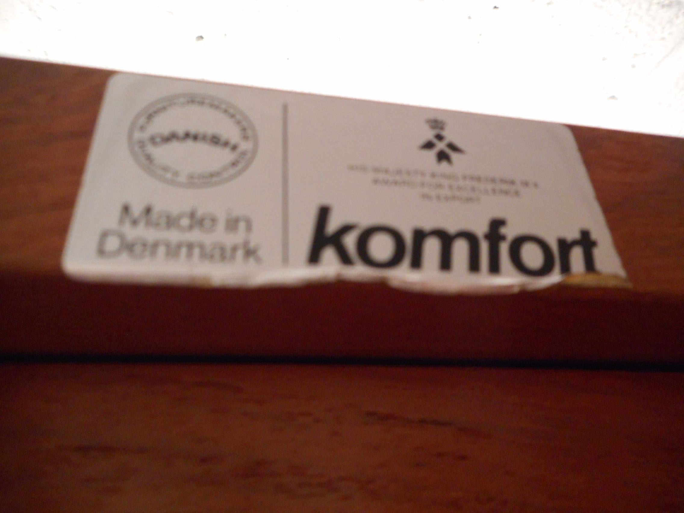 Tables d'extrémité danoises modernes par Komfort en vente 1