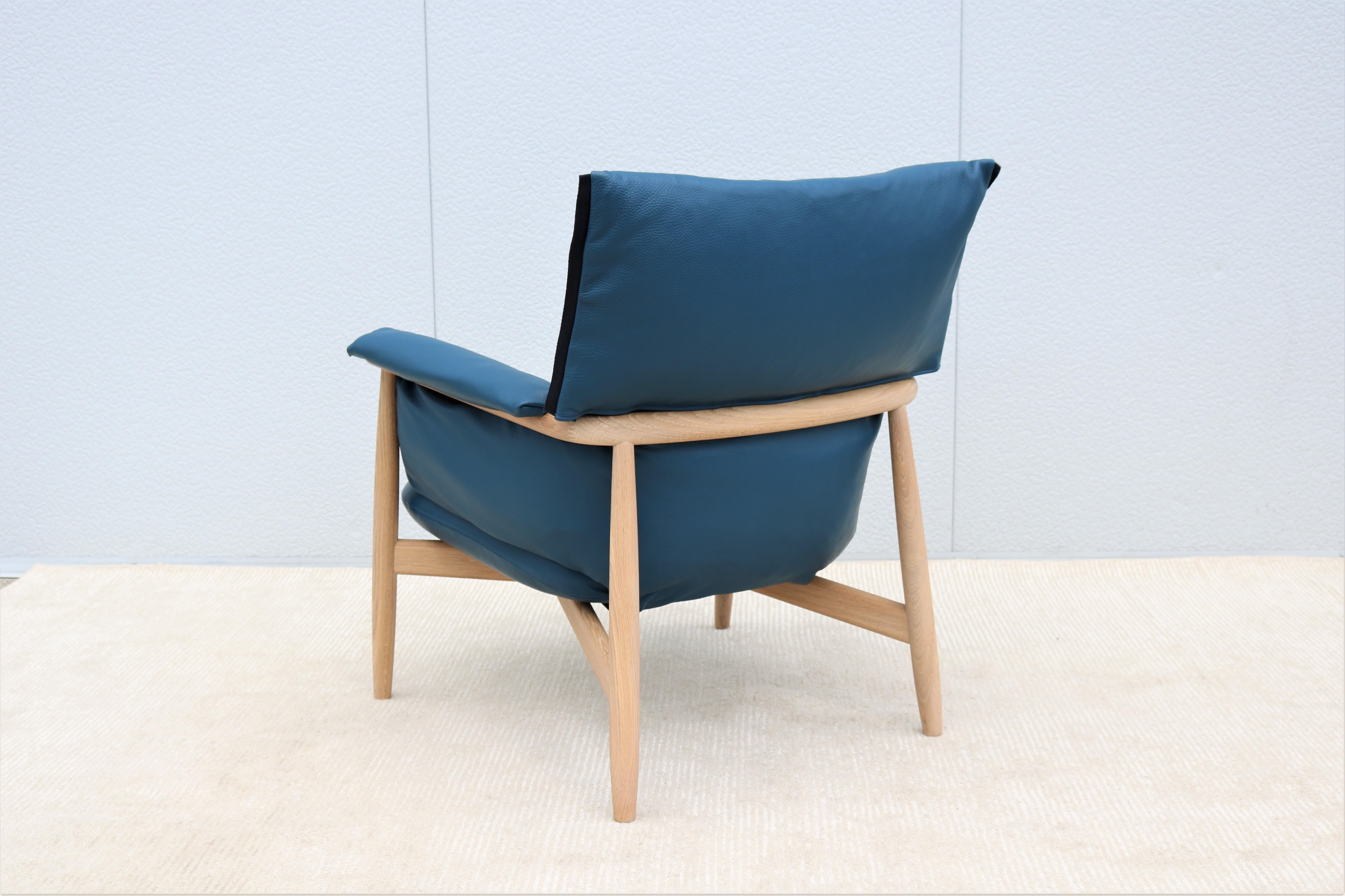Danish Modern EOOS for Carl Hansen & Son E015 Embrace Lounge Chair 'Brand New' In New Condition For Sale In Secaucus, NJ