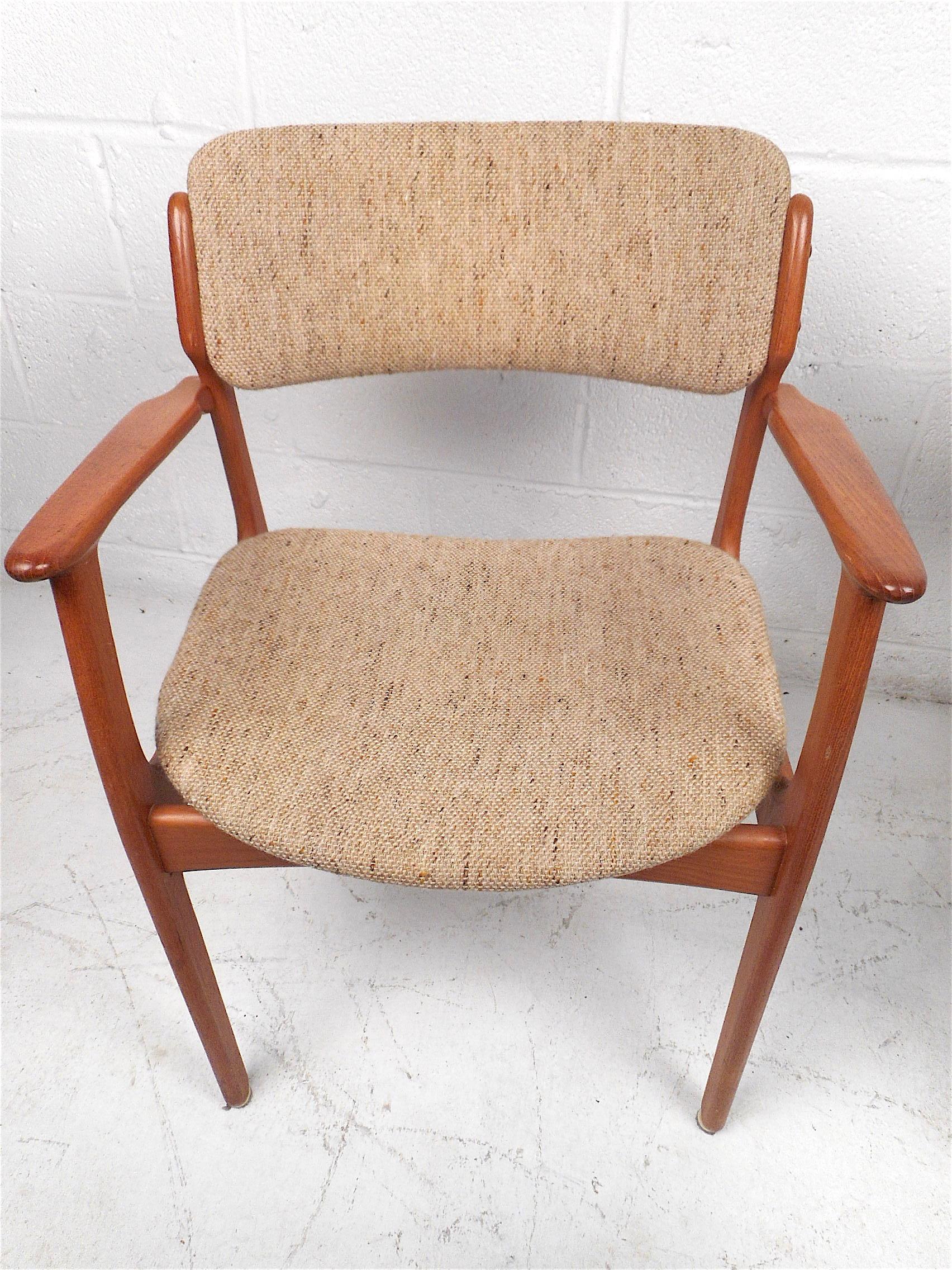 Danish Modern Erik Buch No. 49 Armchairs, a Pair In Good Condition In Brooklyn, NY