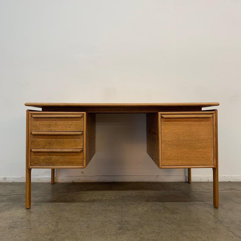 Danish Modern Executive Desk For Sale at 1stDibs
