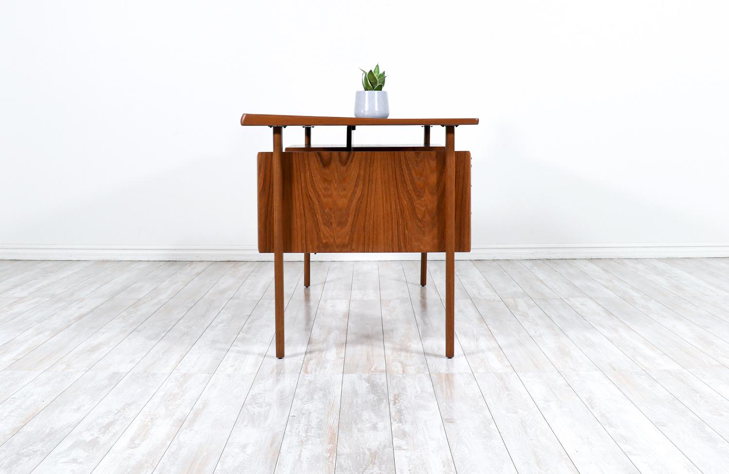 Late 20th Century Danish Modern Executive Desk with Floating-Top by Peter Lovig Nielsen
