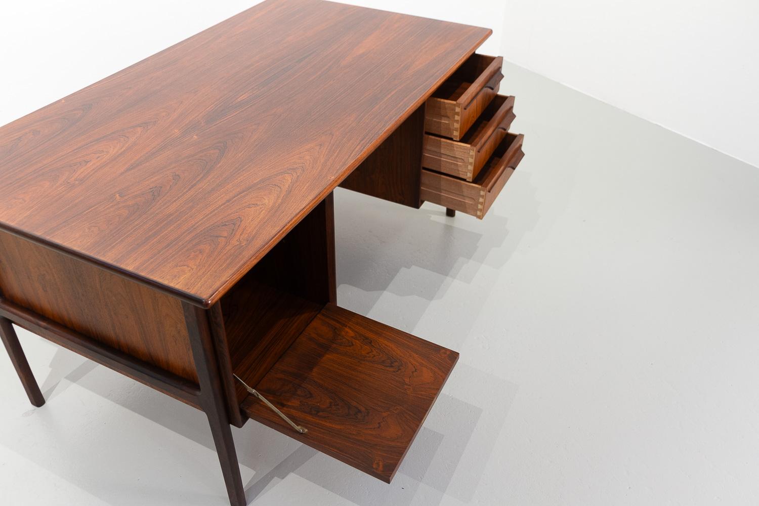 Danish Modern Executive Freestanding Rosewood Desk, 1960s. For Sale 3