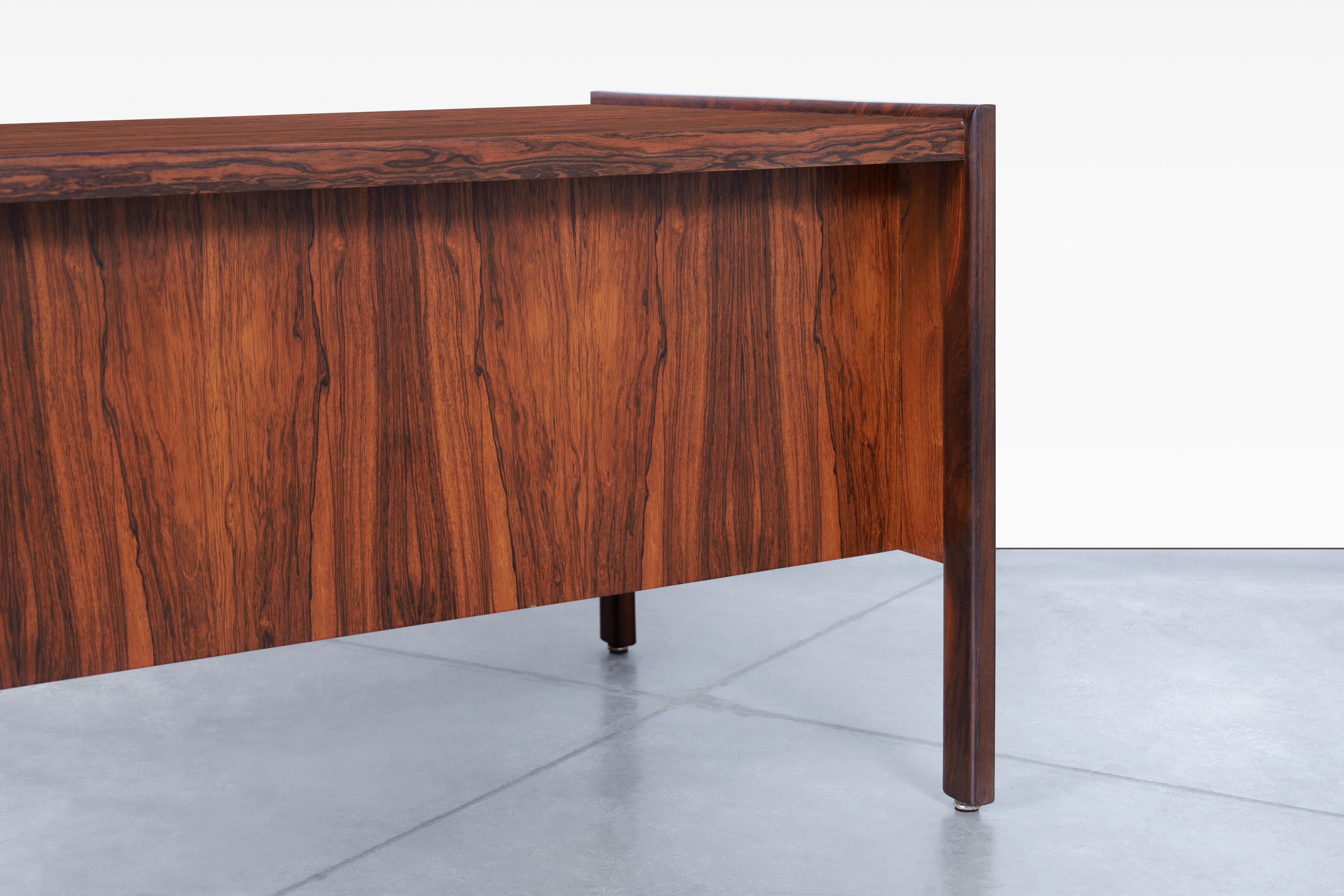 Danish Modern Executive Rosewood Desk For Sale 4