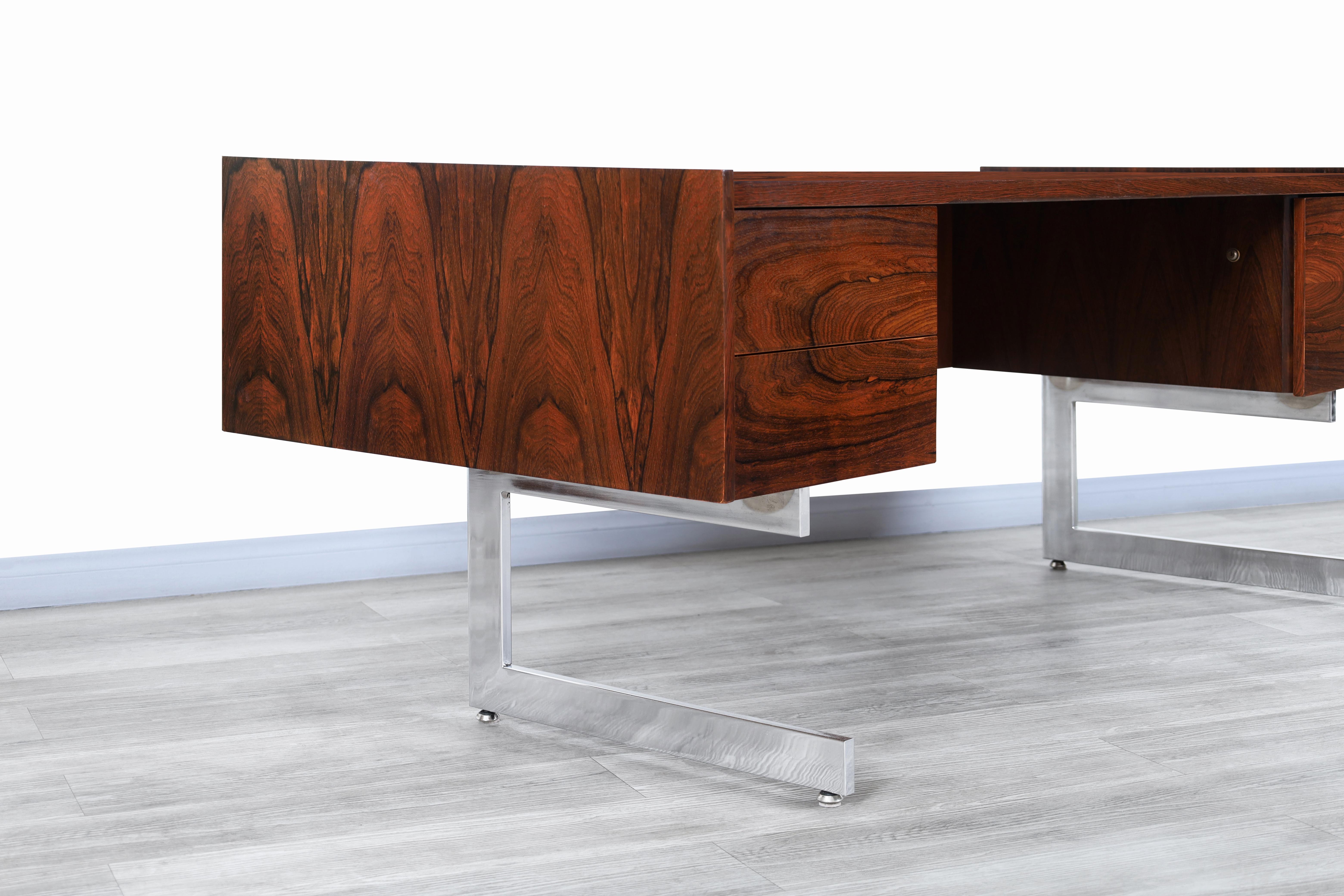 Danish Modern Executive Rosewood Desk In Excellent Condition In North Hollywood, CA