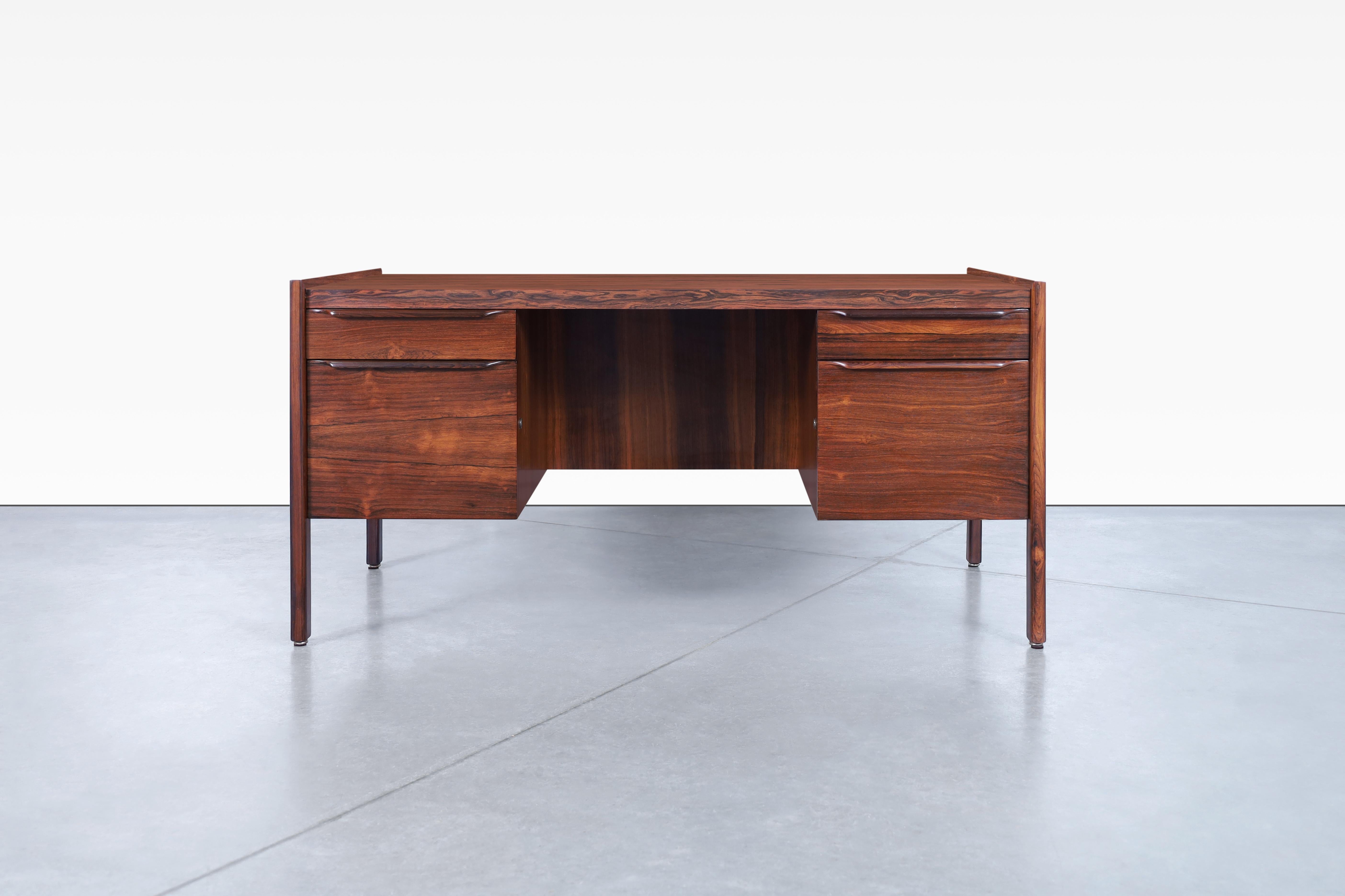 Mid-20th Century Danish Modern Executive Rosewood Desk For Sale