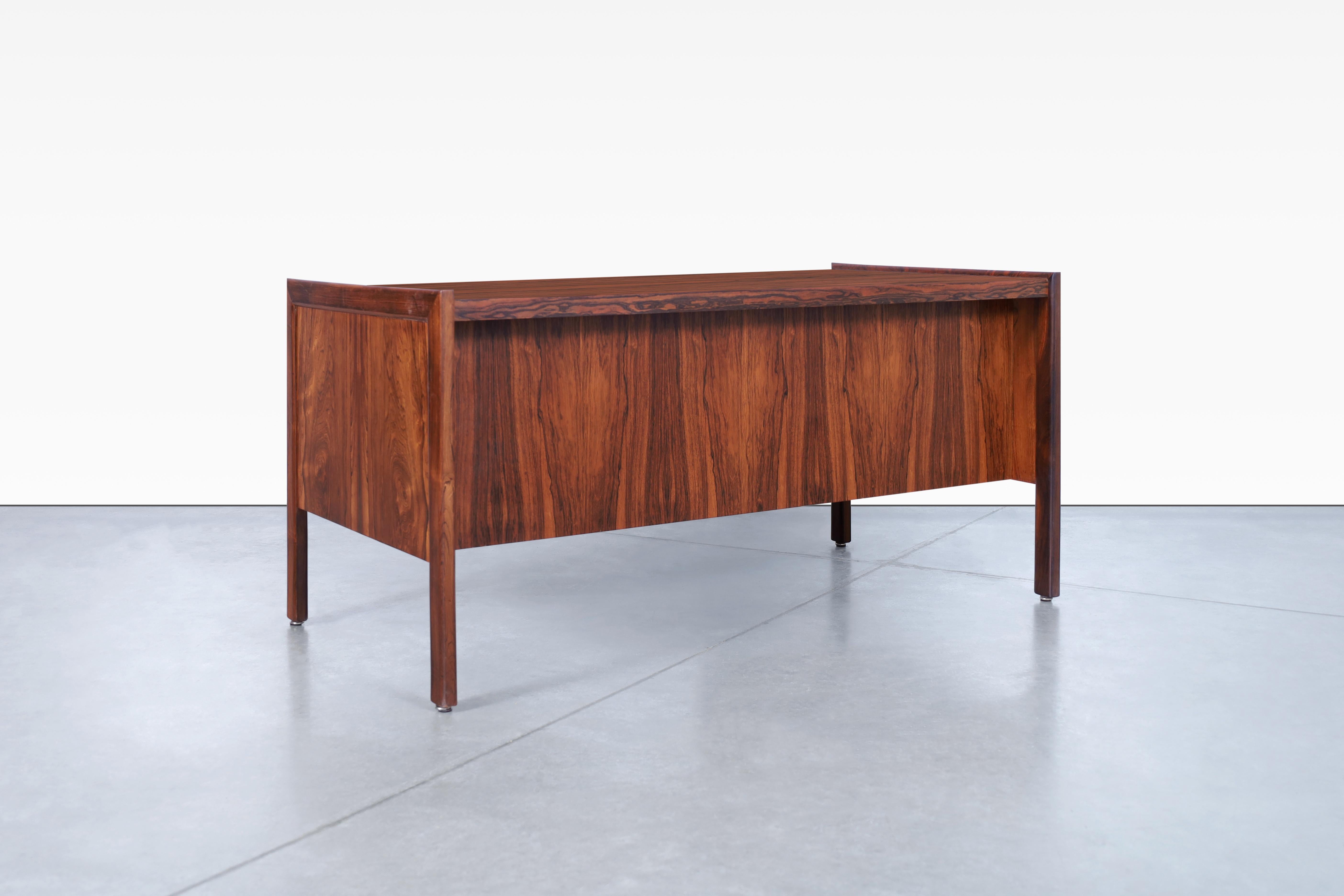 Danish Modern Executive Rosewood Desk For Sale 2