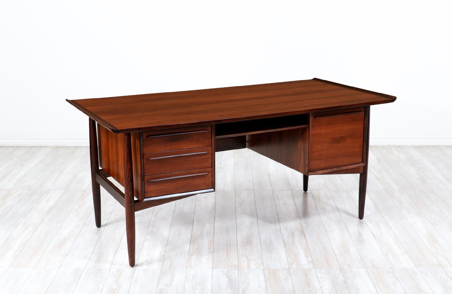 Mid-Century Modern Expertly Restored -Danish Modern Executive Sculpted Rosewood Desk by H.P. Hansen For Sale