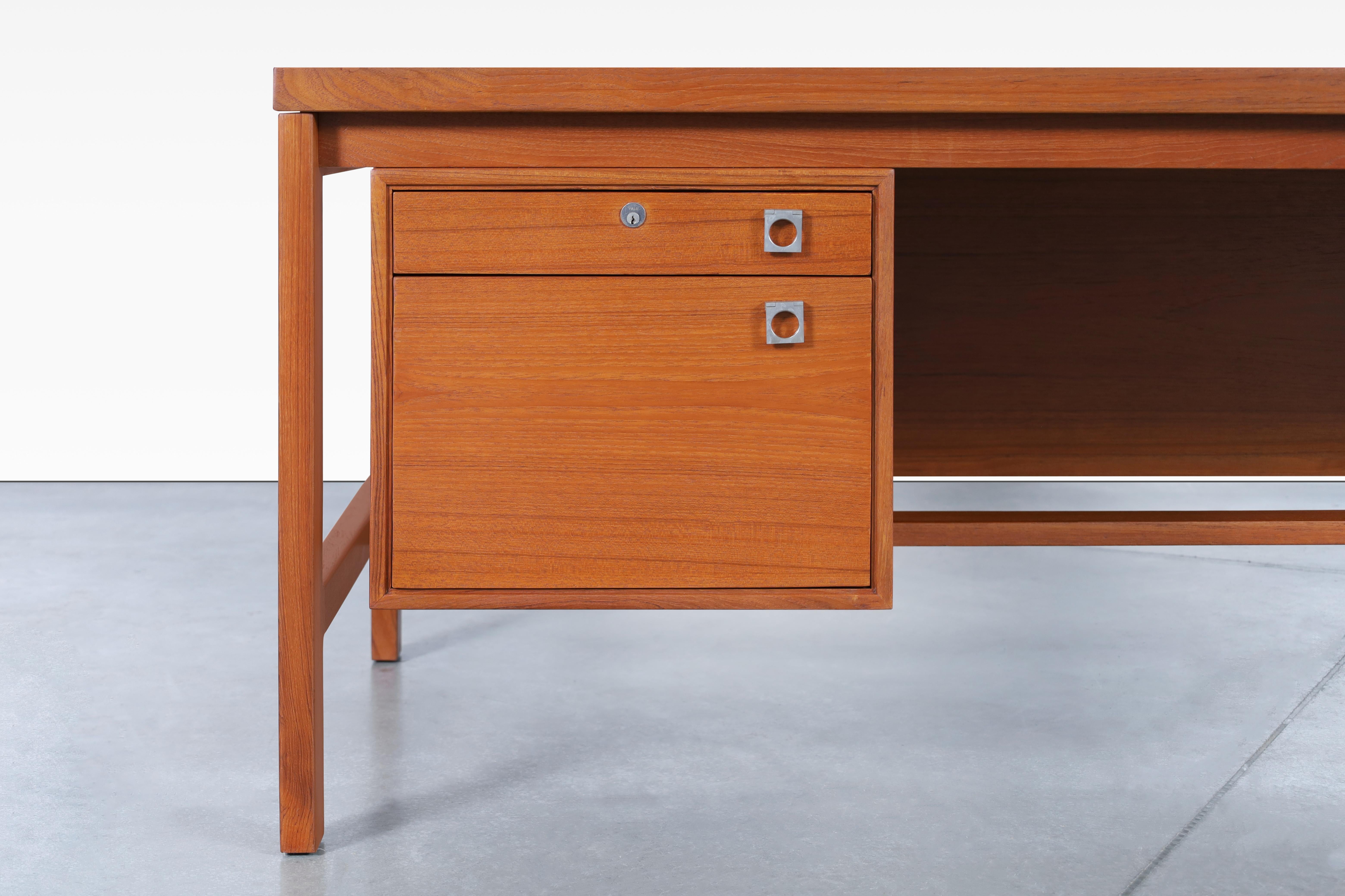 Mid-Century Modern Danish Modern Executive Teak Desk by Arne Vodder for H.P. Hansen For Sale