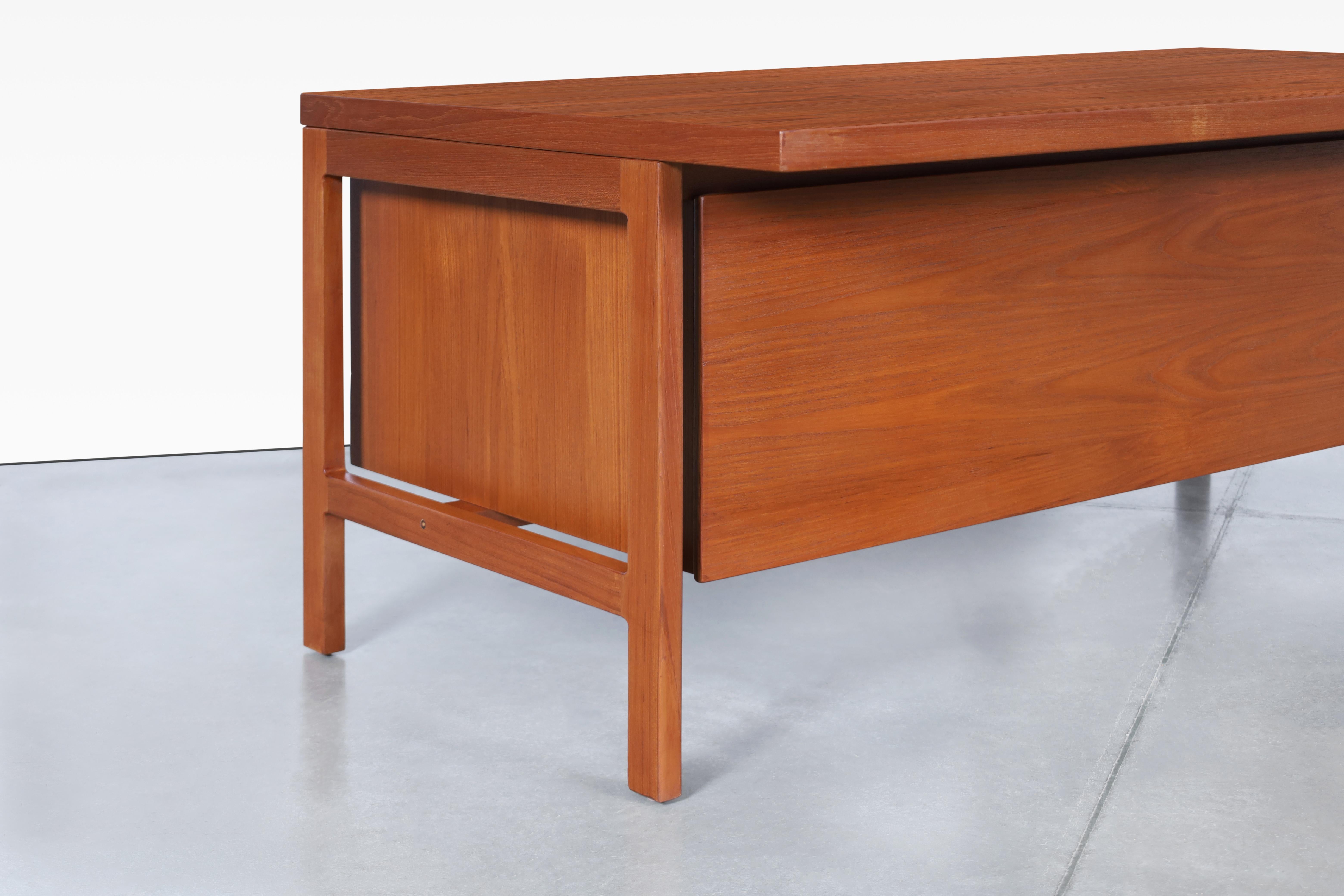 Scrivania direzionale moderna danese in teak di Arne Vodder per H. & A. Hansen in vendita 2