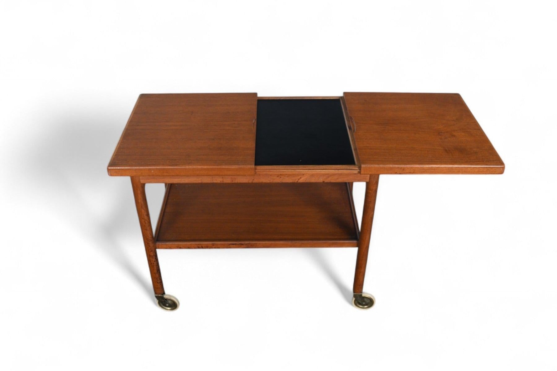 Dänischer moderner erweiterbarer Barwagen aus Teakholz im Angebot 6