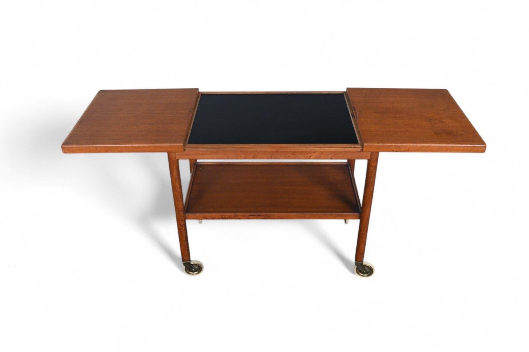 Dänischer moderner erweiterbarer Barwagen aus Teakholz im Angebot 7