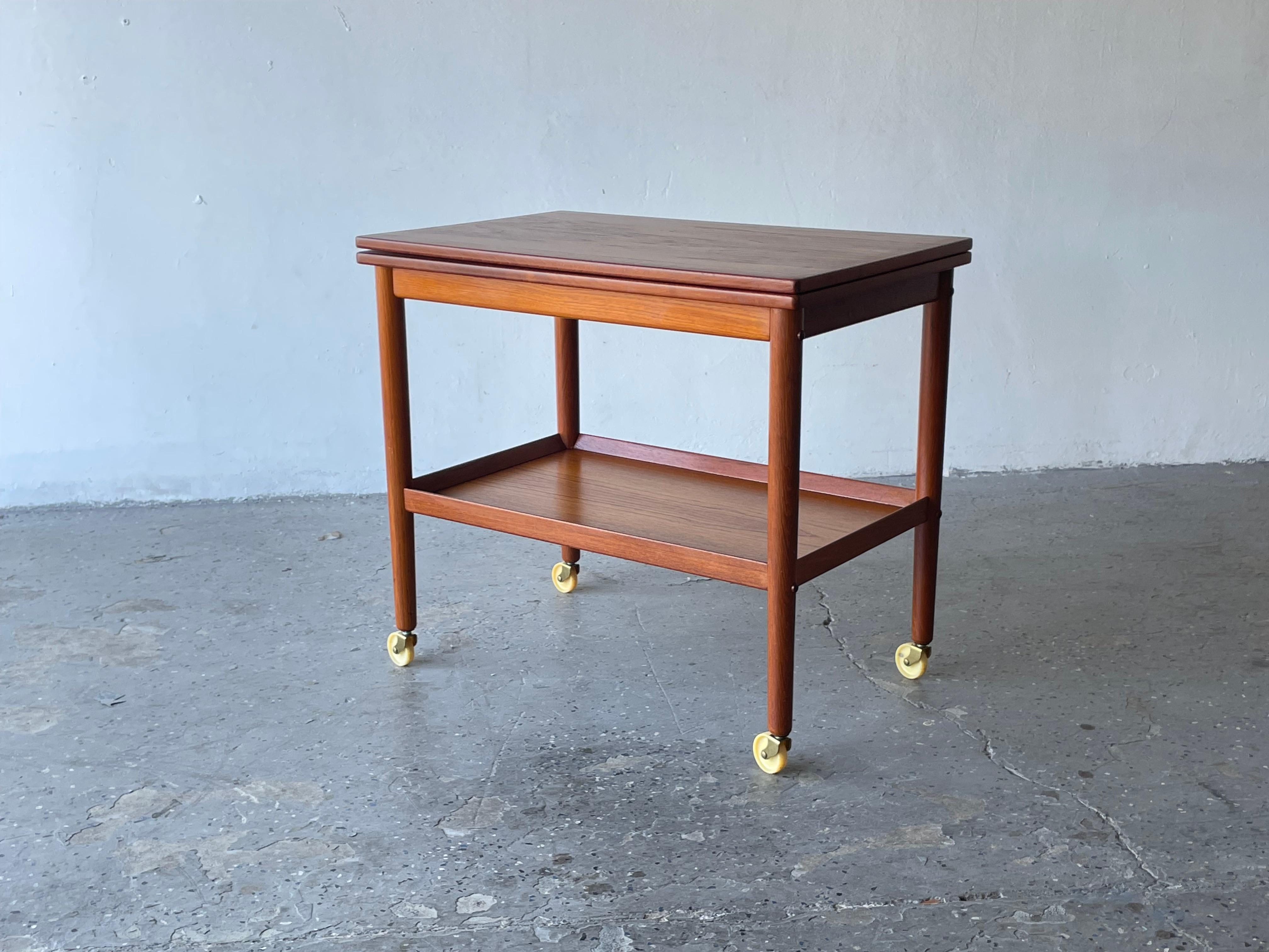 Mid-Century Modern Danish Modern Expandable Teak Bar Cart by Grete Jalk for Poul Jeppesen For Sale