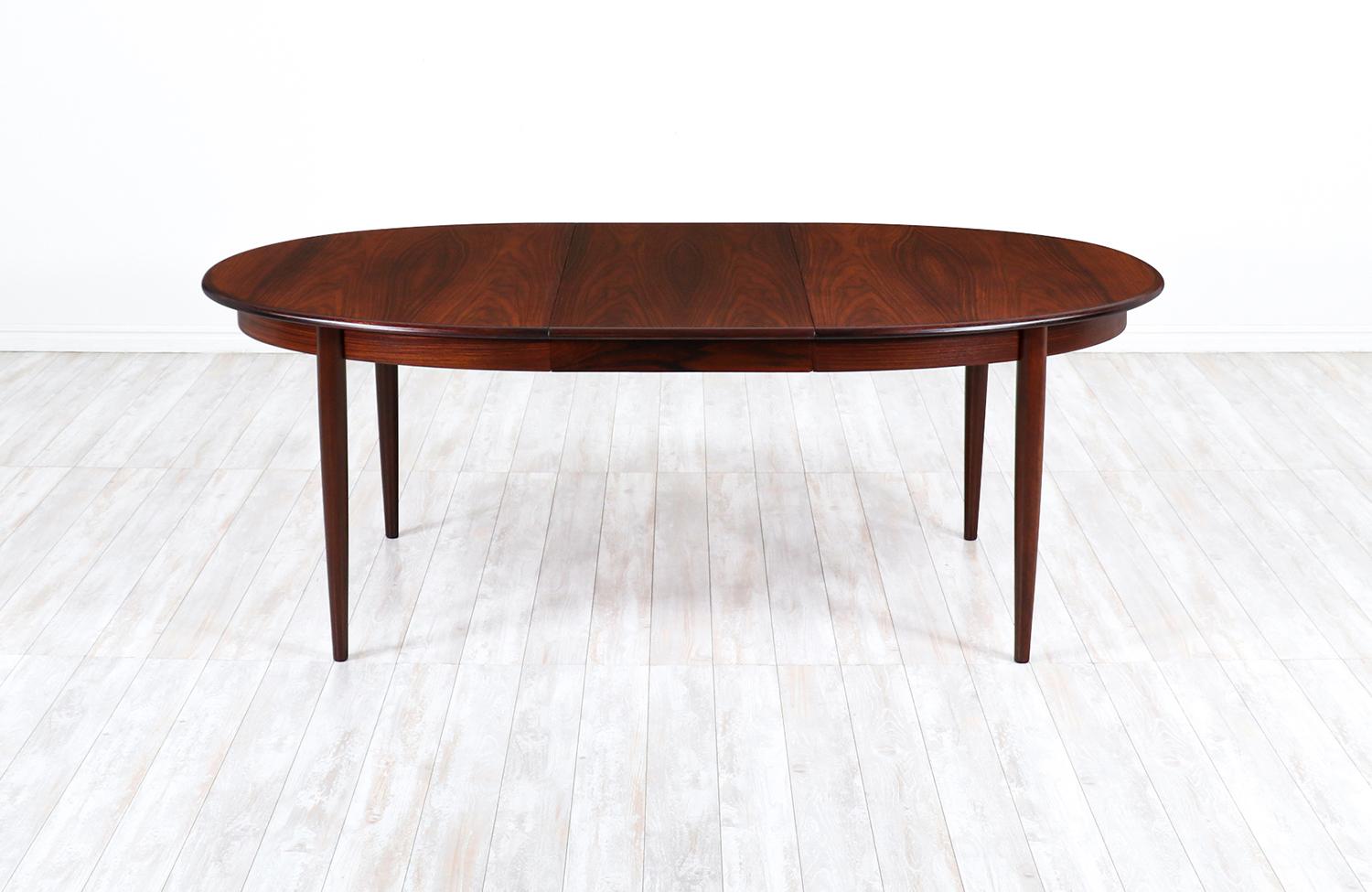 Mid-Century Modern Danish Modern Expanding Rosewood Dining Table by Gudme Møbelfabrik