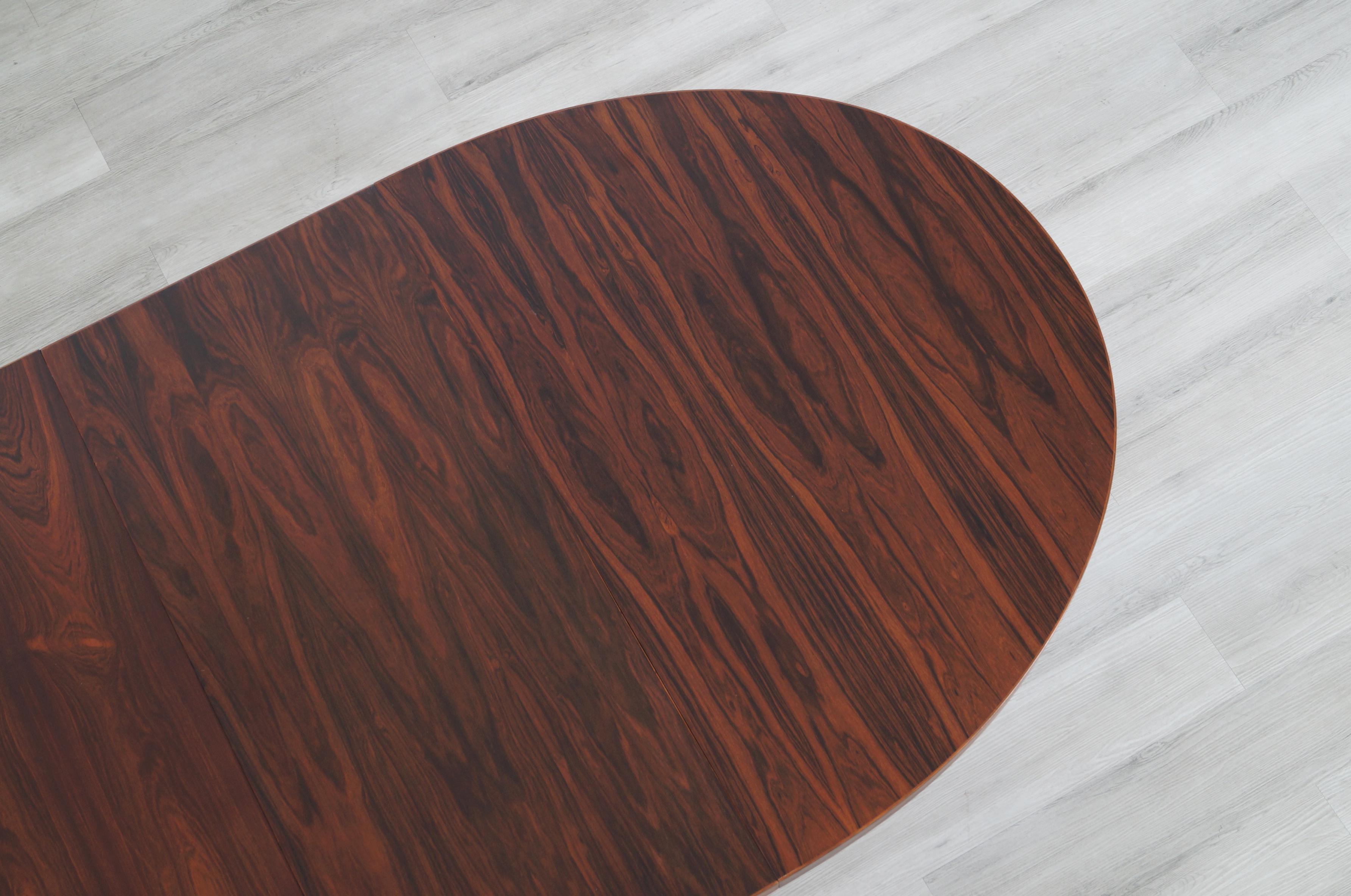 Danish Modern Expanding Rosewood Dining Table by Moreddi 5