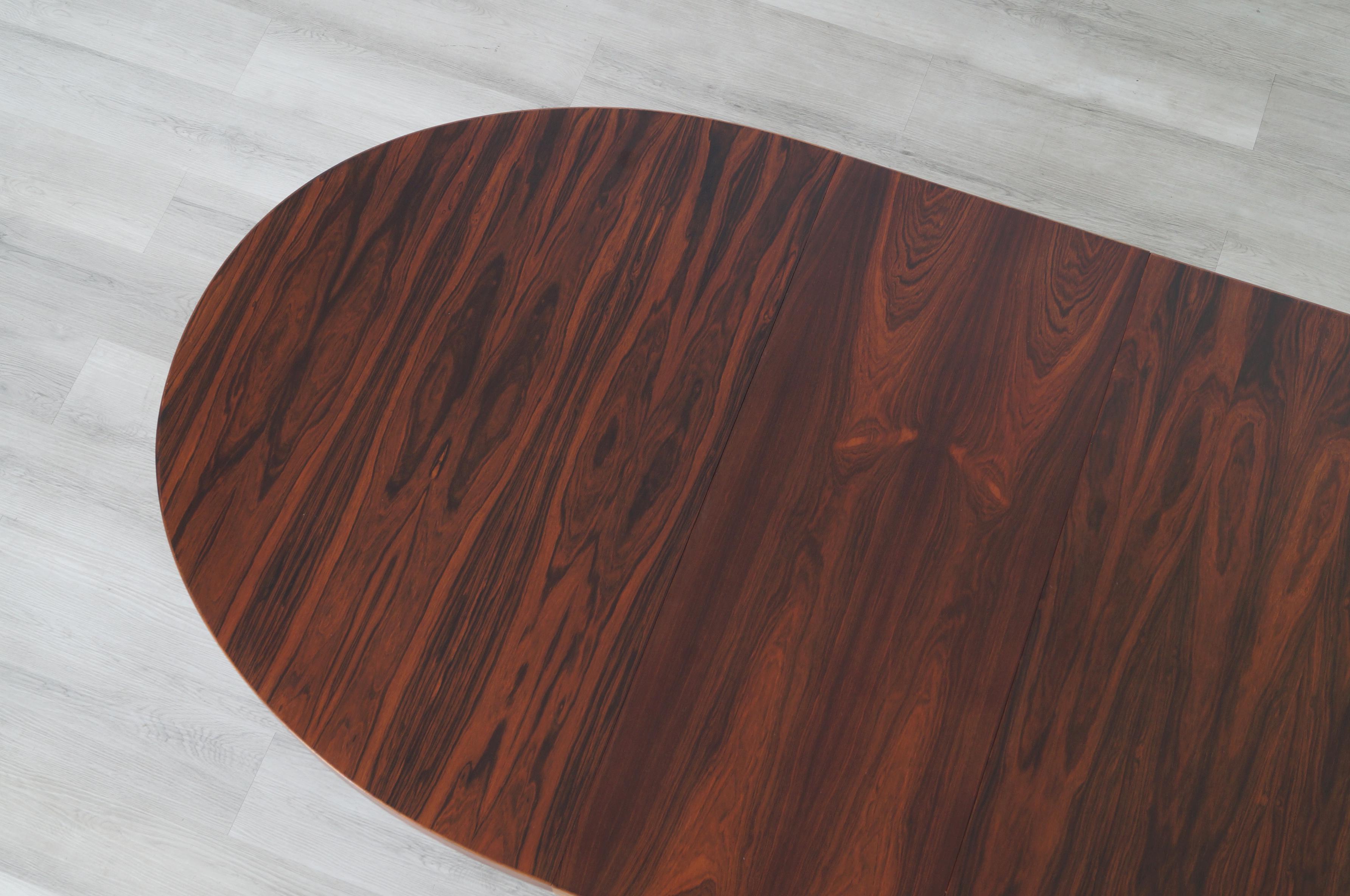 Danish Modern Expanding Rosewood Dining Table by Moreddi 6