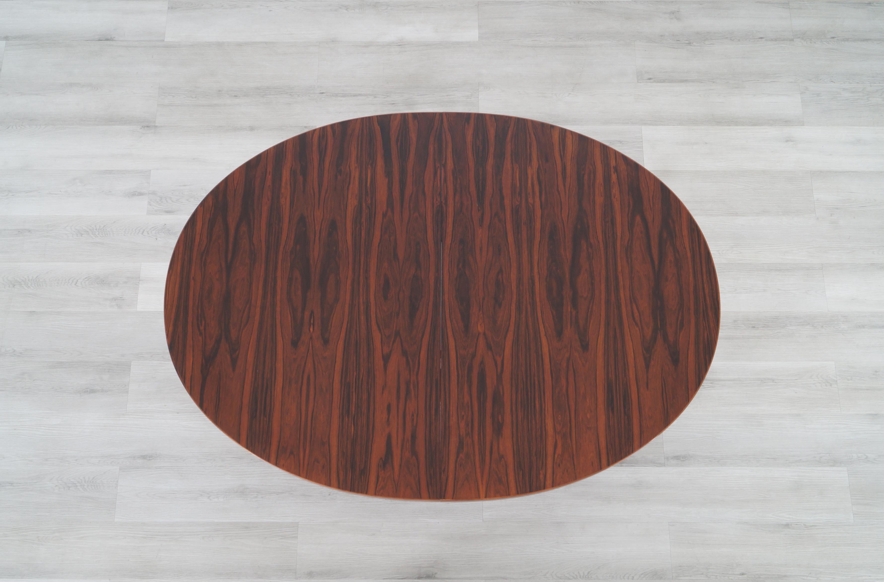 Danish Modern Expanding Rosewood Dining Table by Moreddi 7