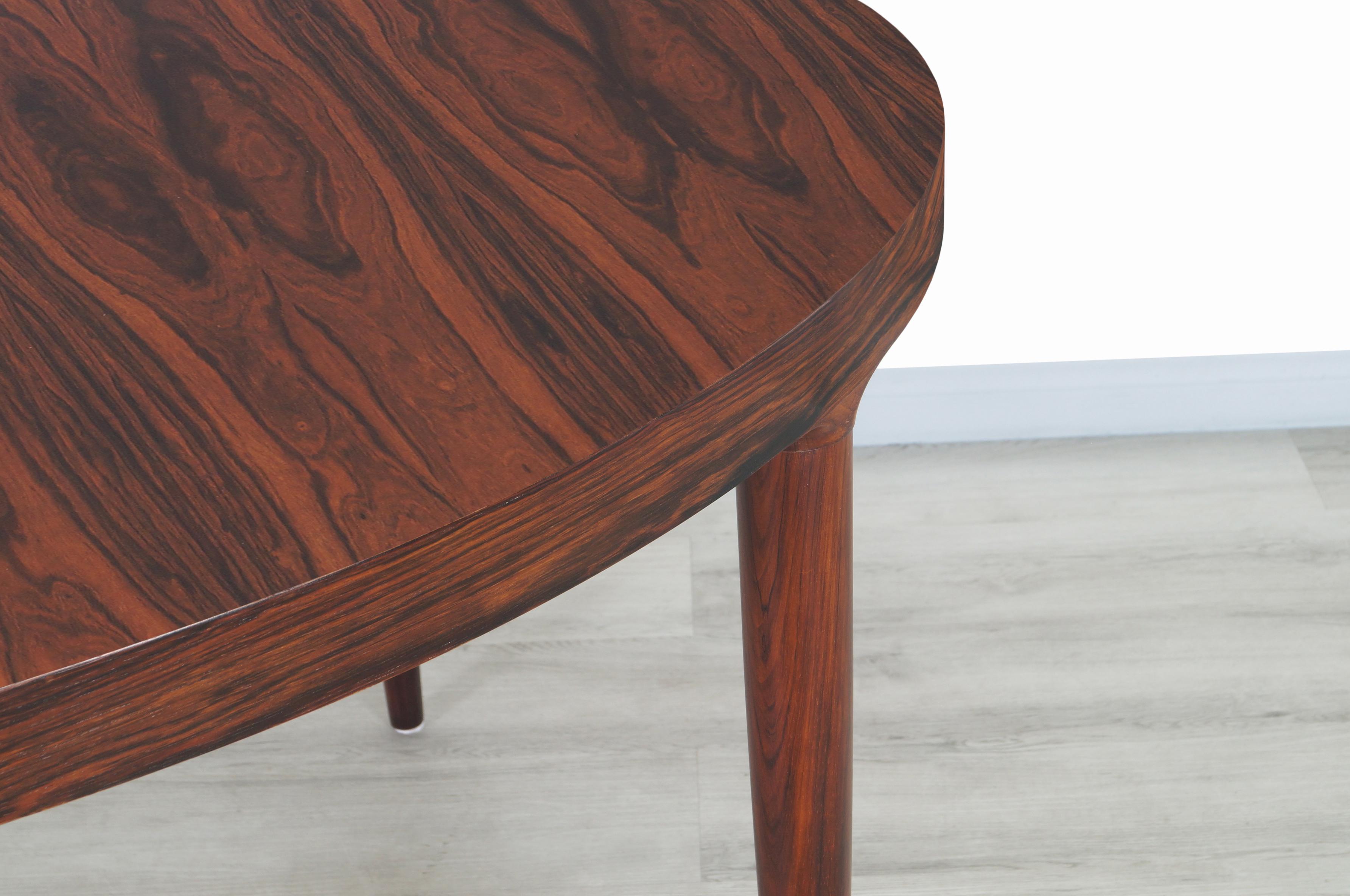 Danish Modern Expanding Rosewood Dining Table by Moreddi 1