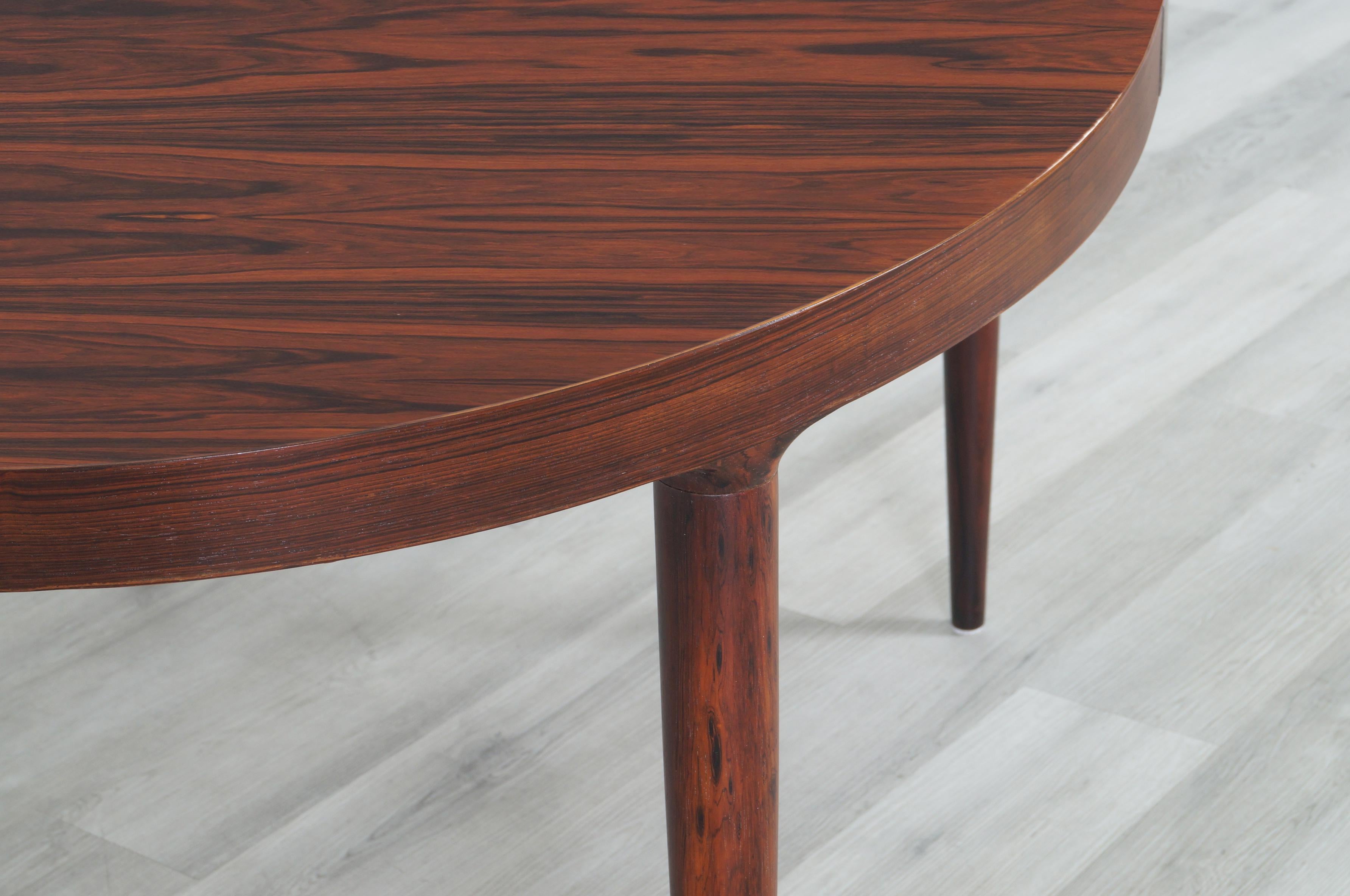 Danish Modern Expanding Rosewood Dining Table by Moreddi 3