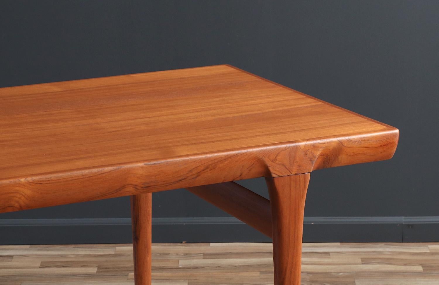 Teck Table de salle à manger danoise moderne extensible en teck de Faarup Mobelfabrik en vente