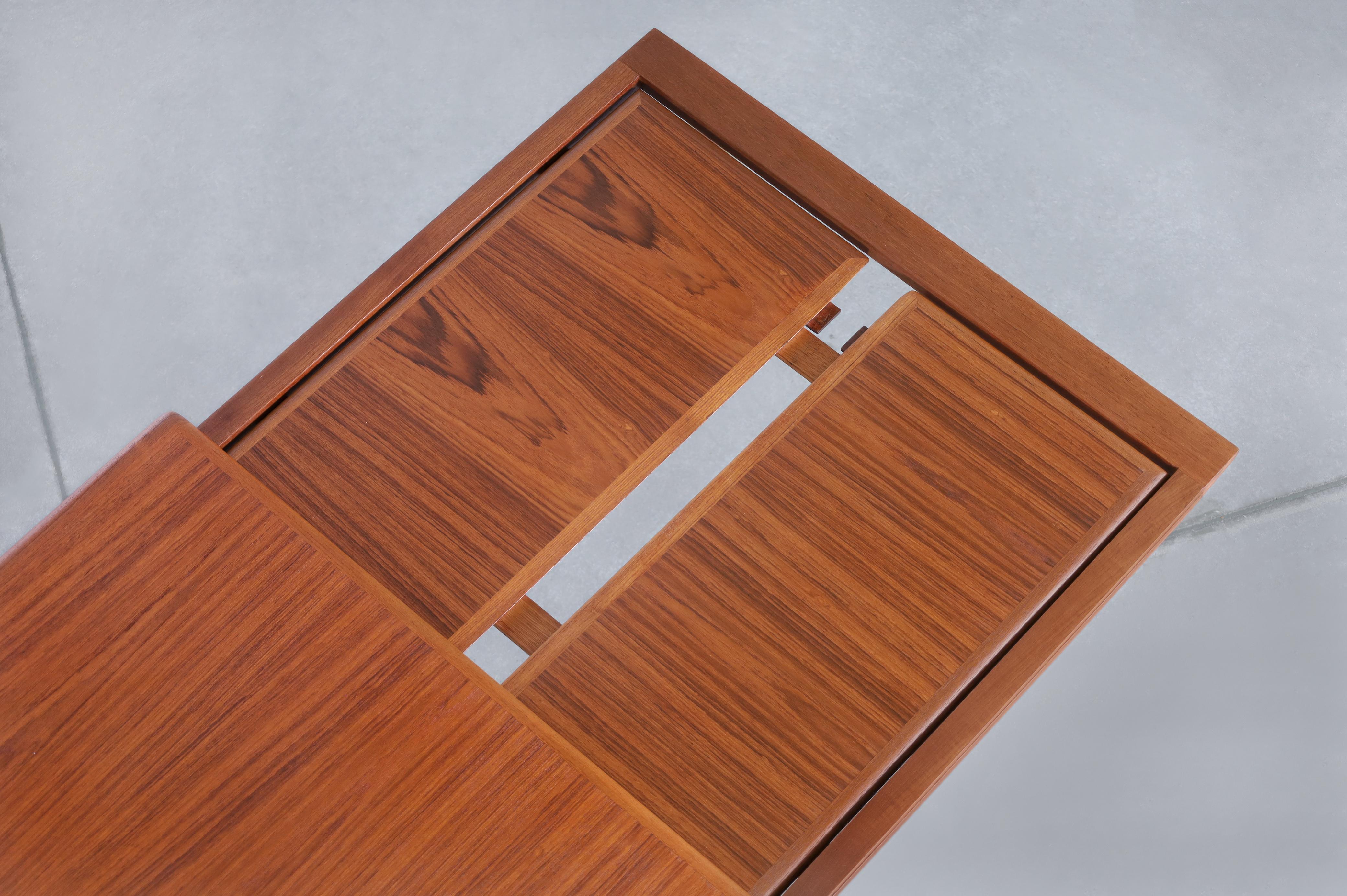 Tavolo da pranzo moderno danese espandibile in teak di Niels Otto Moller in vendita 4