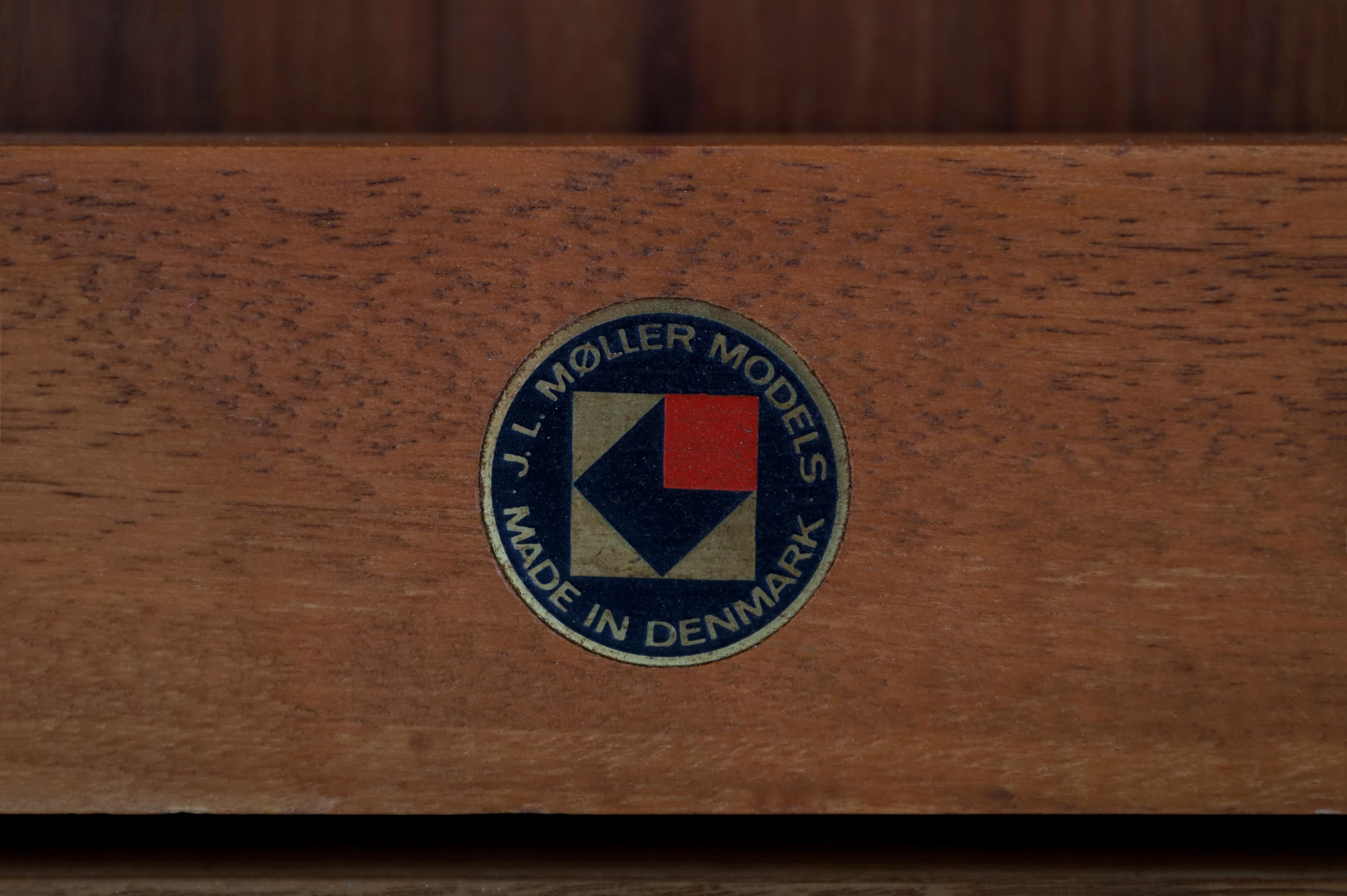 Tavolo da pranzo moderno danese espandibile in teak di Niels Otto Moller in vendita 6