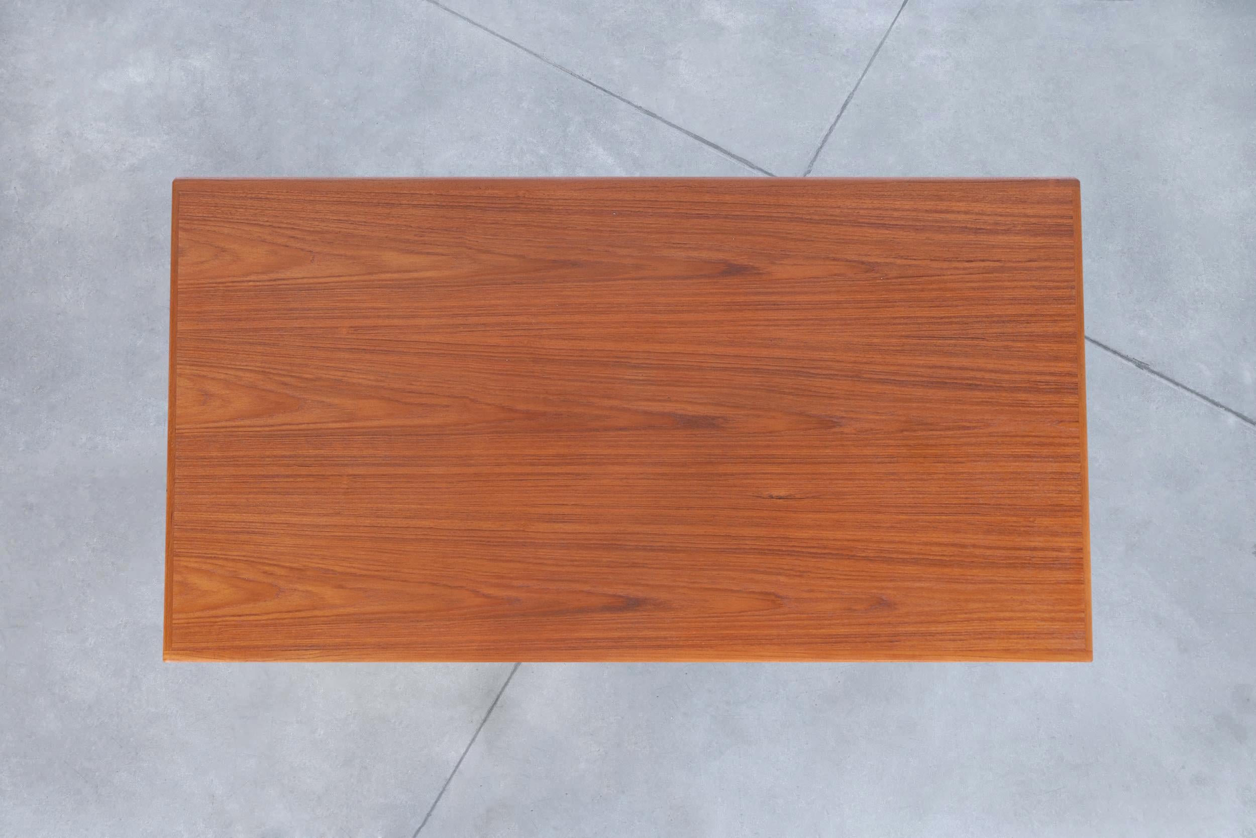 Tavolo da pranzo moderno danese espandibile in teak di Niels Otto Moller in vendita 2
