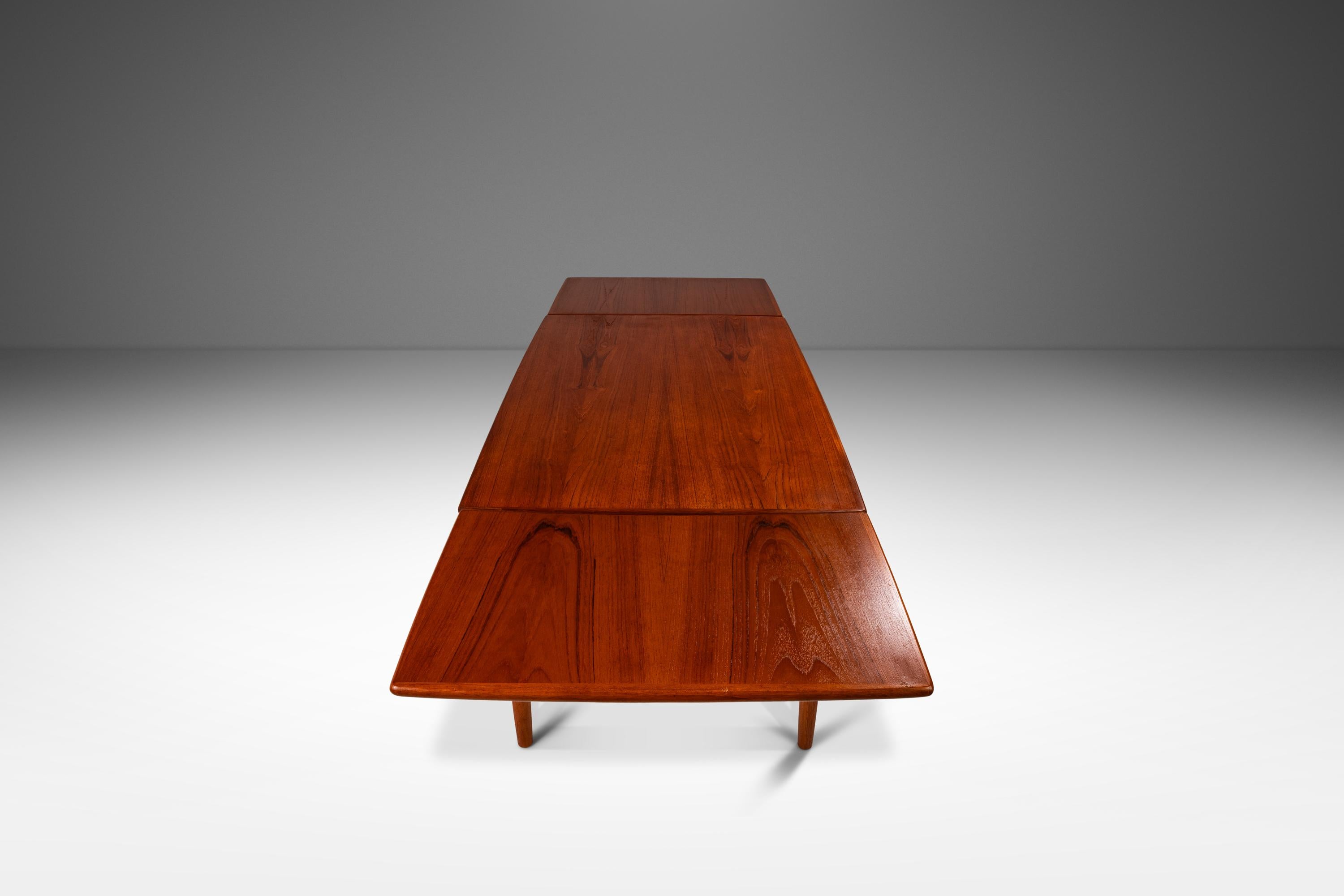 Danish Modern Expansion Dining Table in Teak w/ Stow-In-Table Leaves, c. 1960s For Sale 3