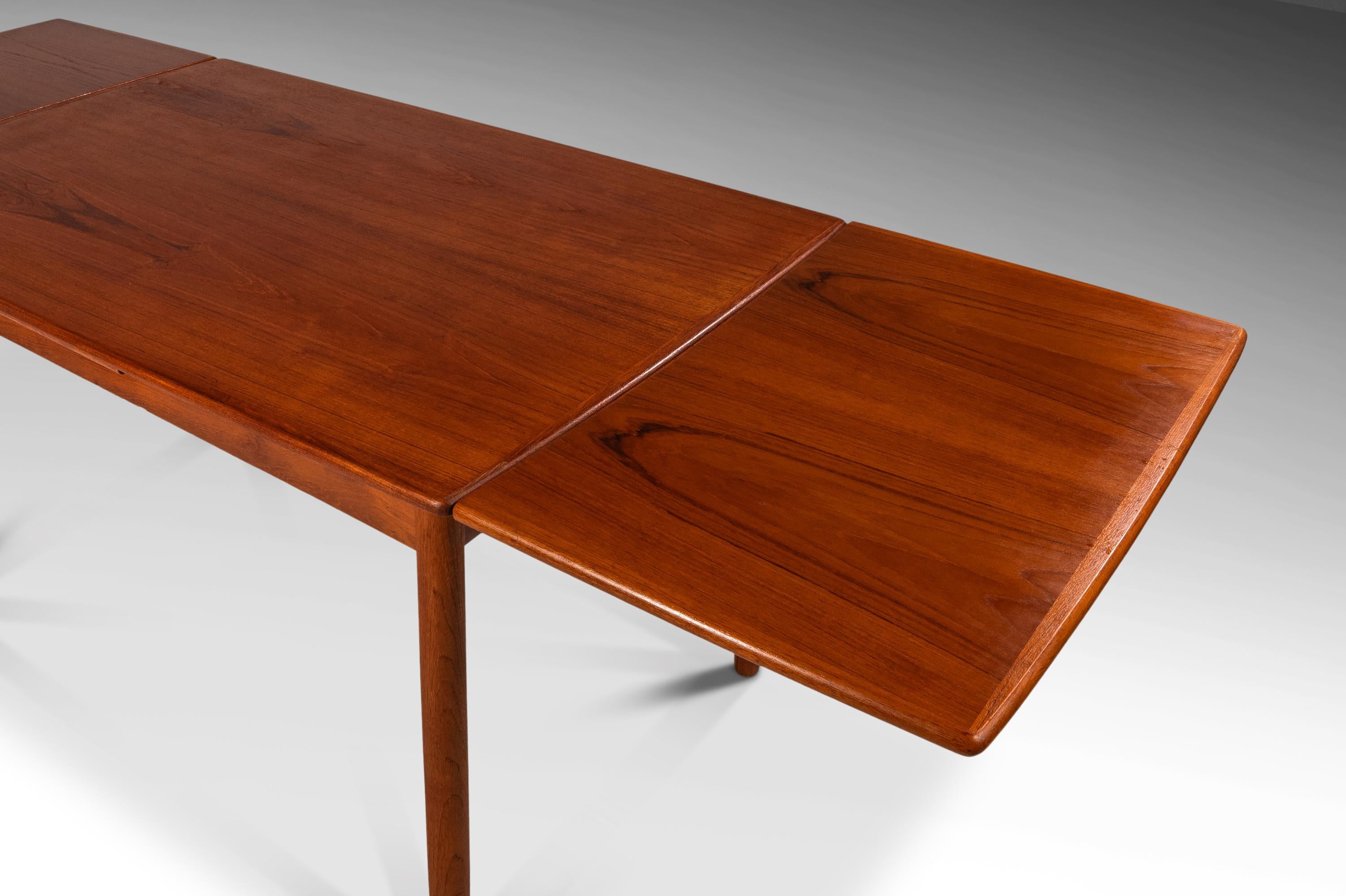 Danish Modern Expansion Dining Table in Teak w/ Stow-In-Table Leaves, c. 1960s For Sale 5