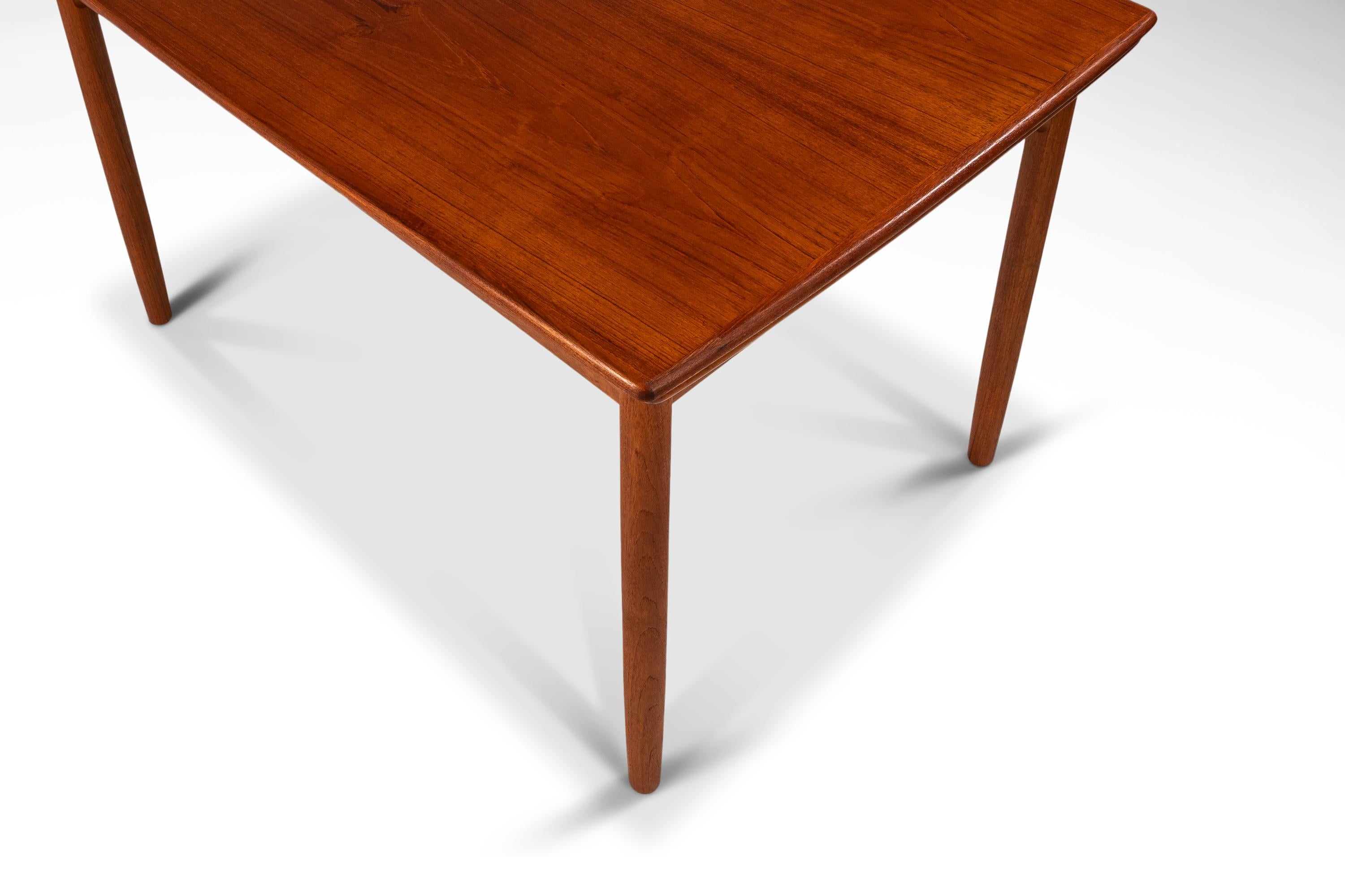 Danish Modern Expansion Dining Table in Teak w/ Stow-In-Table Leaves, c. 1960s For Sale 8