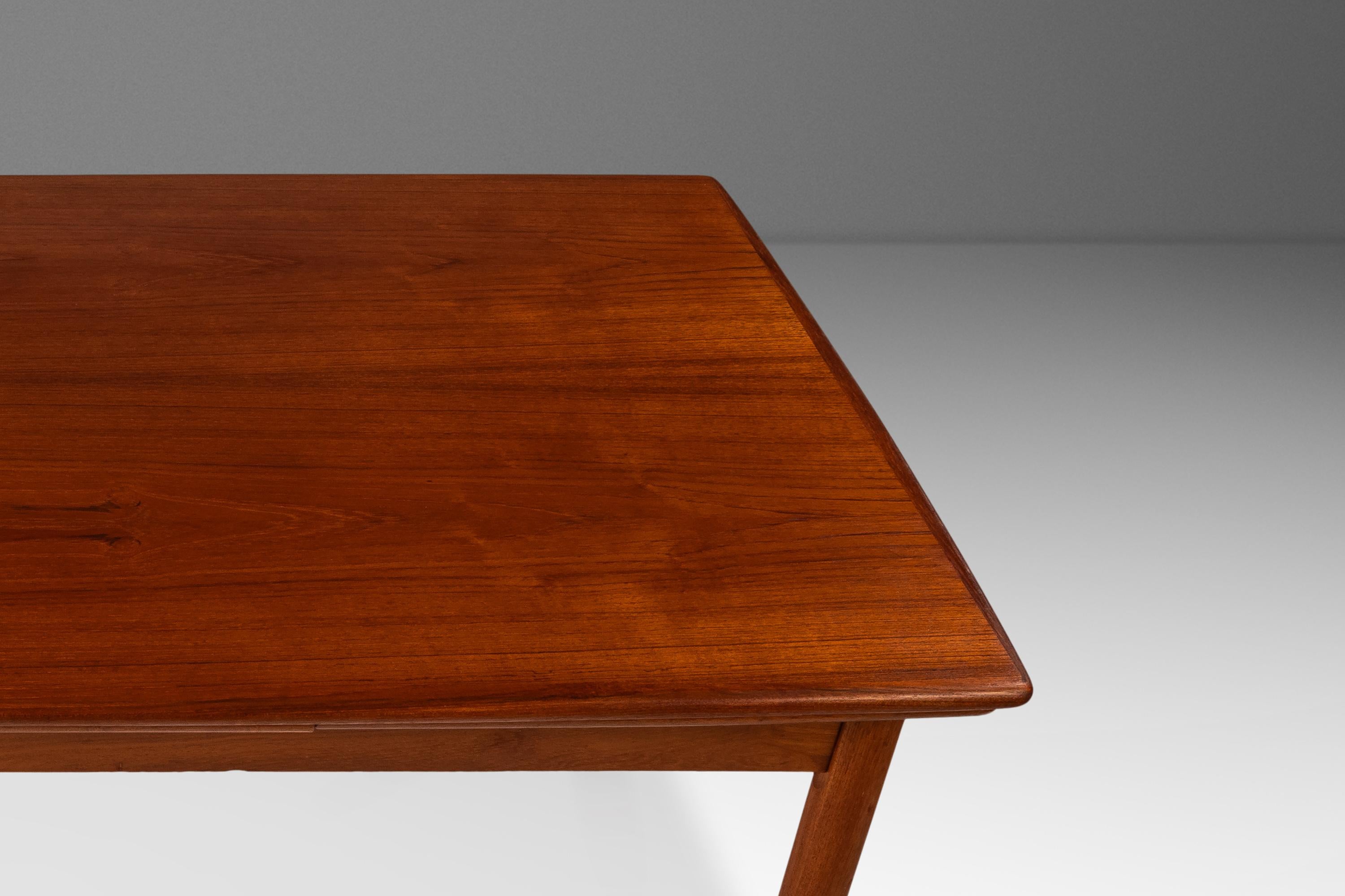 Danish Modern Expansion Dining Table in Teak w/ Stow-In-Table Leaves, c. 1960s For Sale 10