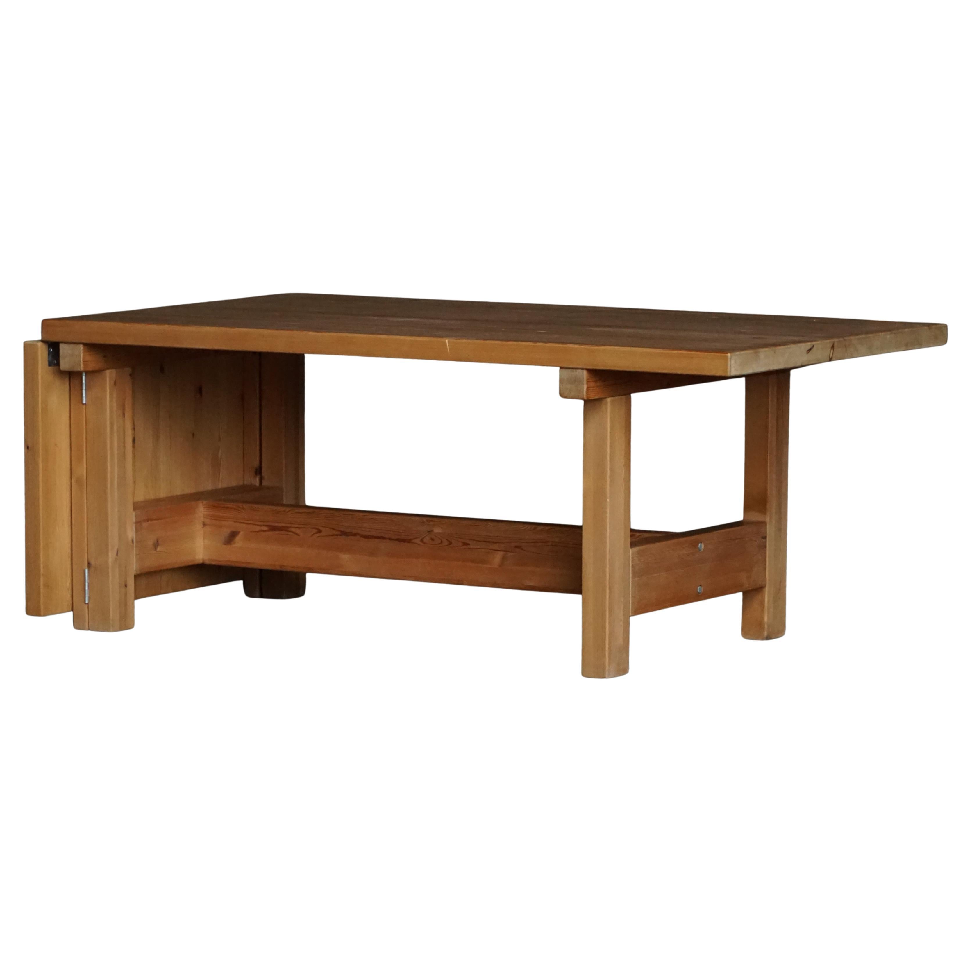 Danish Modern, Extendable Brutalist Dining Table in Pine, Tage Poulsen, 1970s