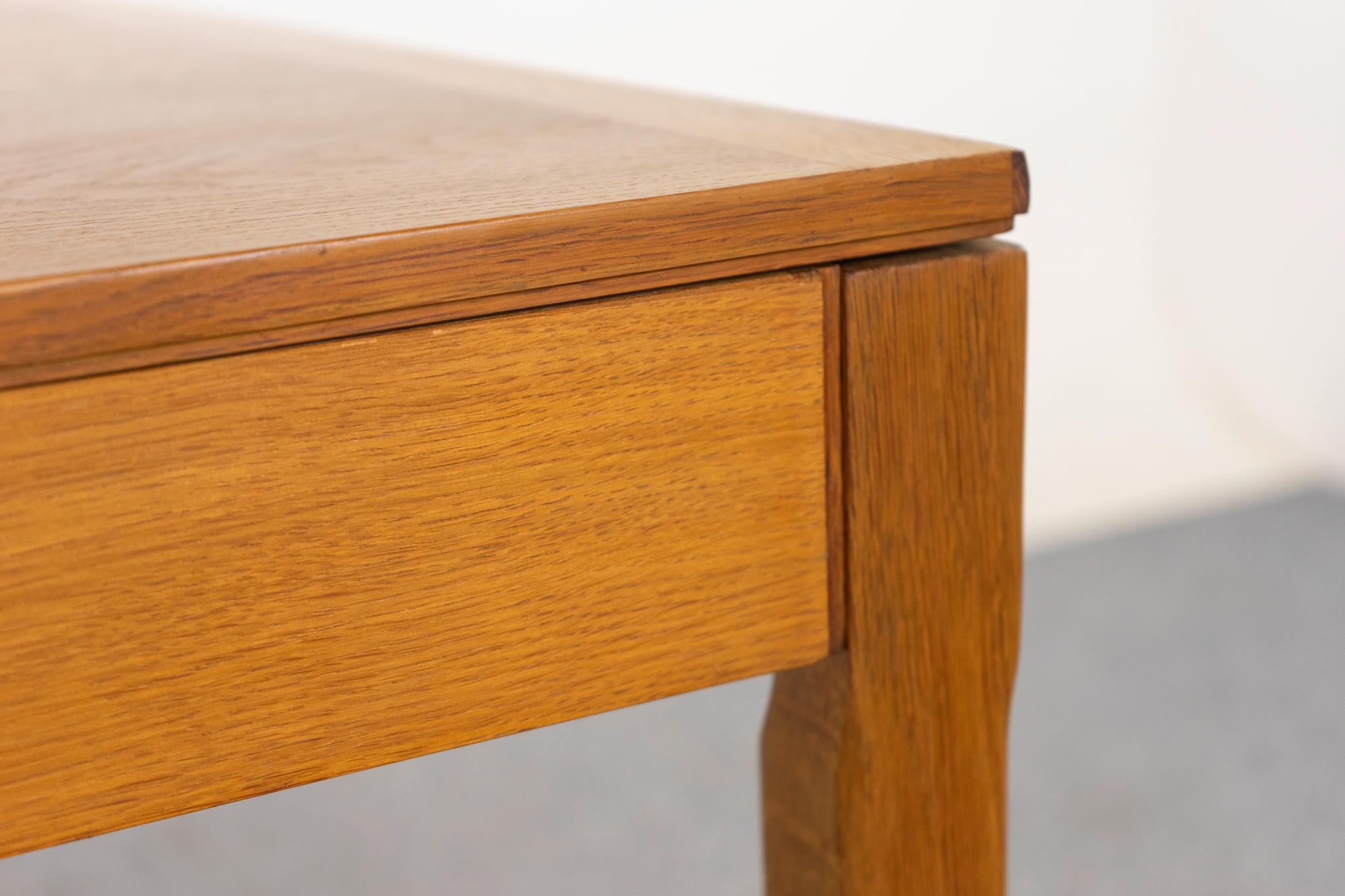 Tavolo da pranzo danese moderno allungabile in Oak in vendita 2