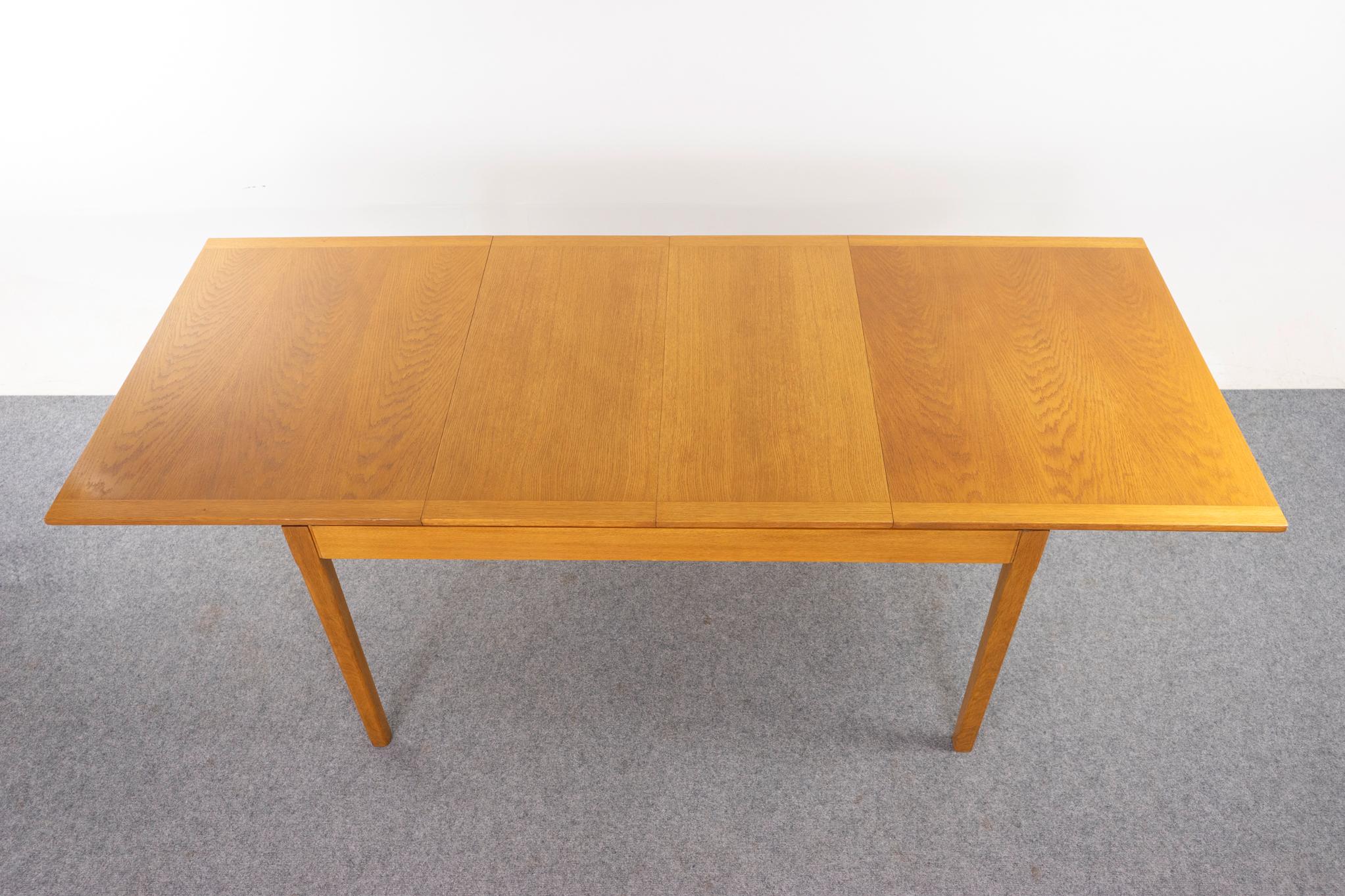 Quercia Tavolo da pranzo danese moderno allungabile in Oak in vendita