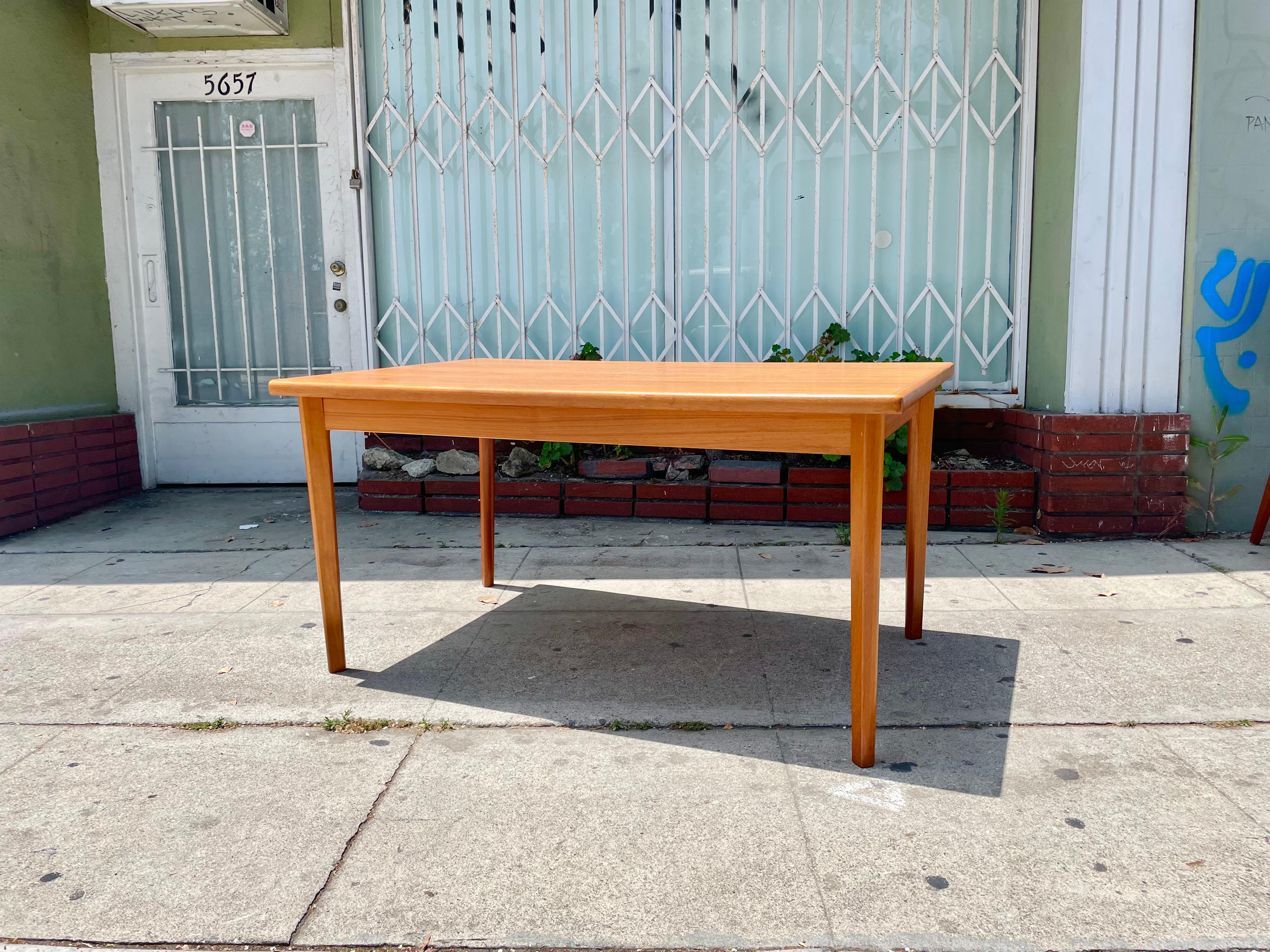 extendable vintage dining table