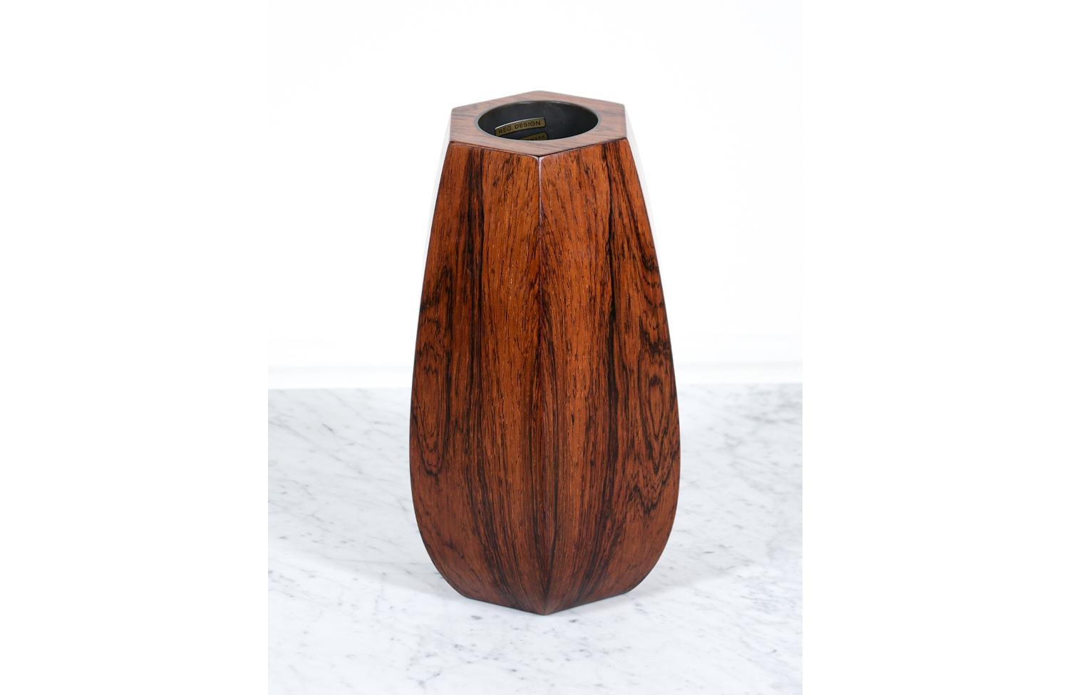 Expertly Restored - Danish Modern Faceted Rosewood Vase In Excellent Condition For Sale In Los Angeles, CA