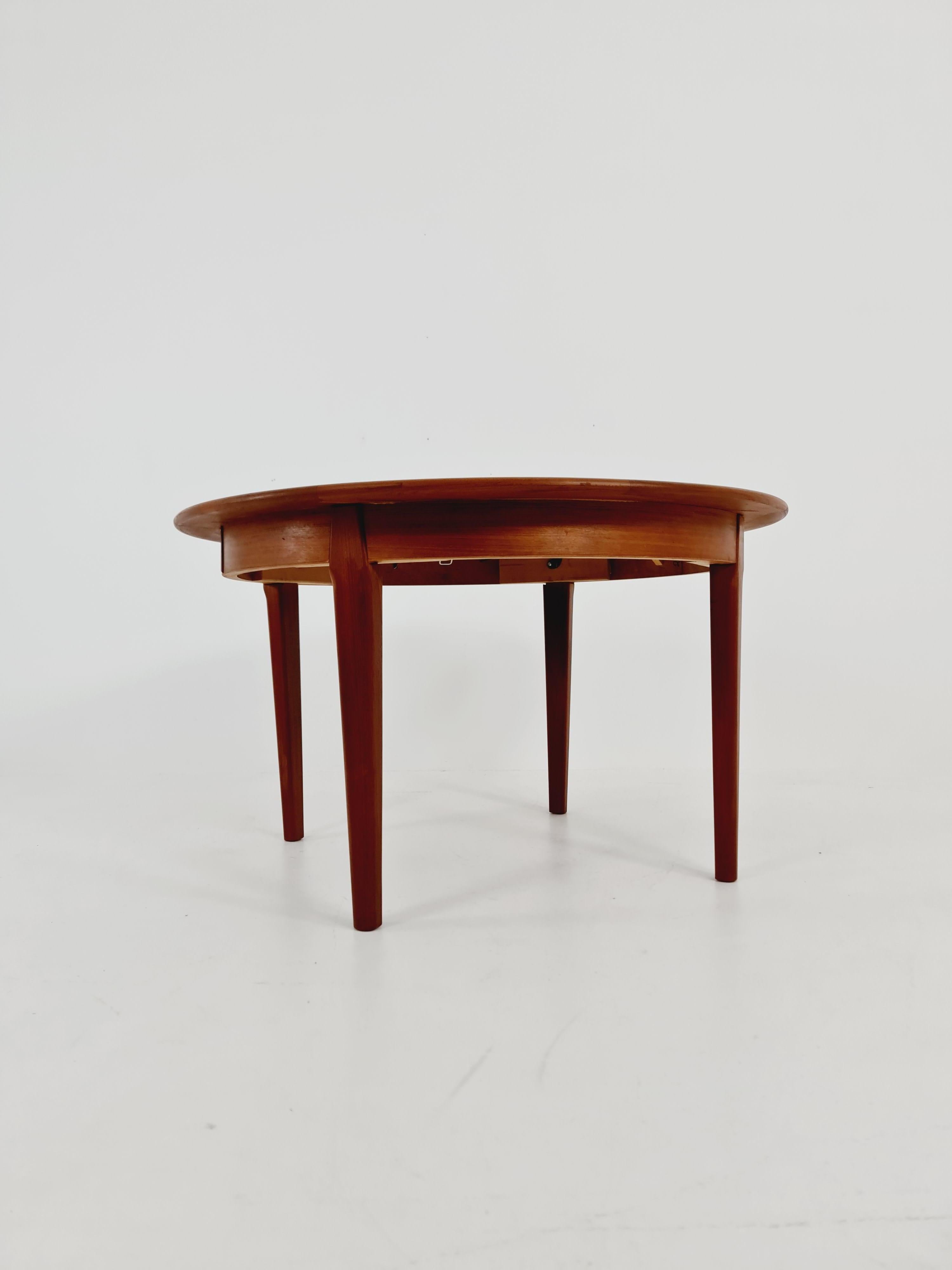 Danish Modern Falster Teak Expandable Dining Table In Good Condition For Sale In Gaggenau, DE