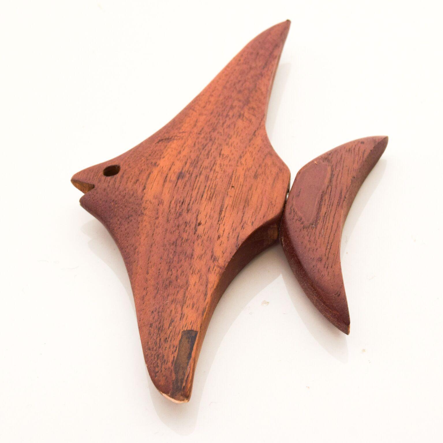 Scandinave moderne Sculpture de poisson moderne danoise des années 1960 en teck
