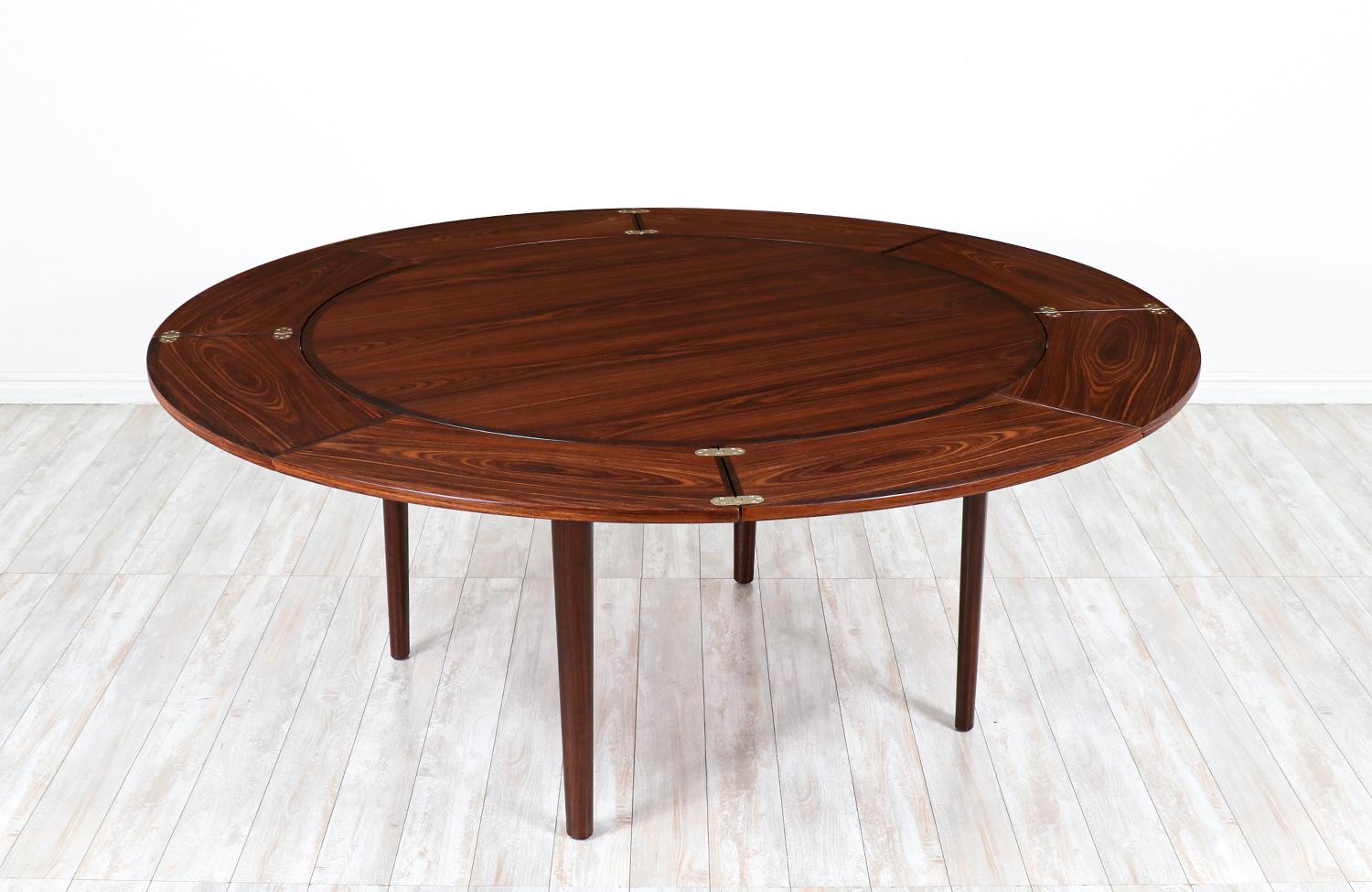 Danish Modern “Flip-Flap” Expanding Rosewood Dining Table by Dyrlund In Excellent Condition In Los Angeles, CA