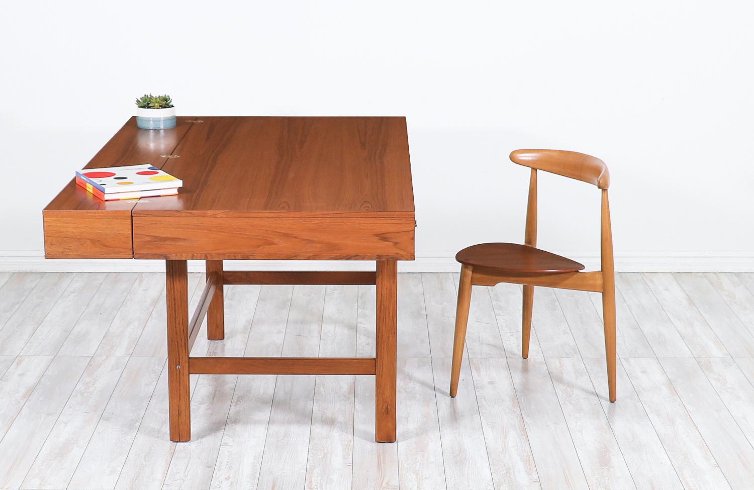Danish Modern Flip-Top Executive Teak Desk by Peter Løvig Nielsen In Excellent Condition In Los Angeles, CA
