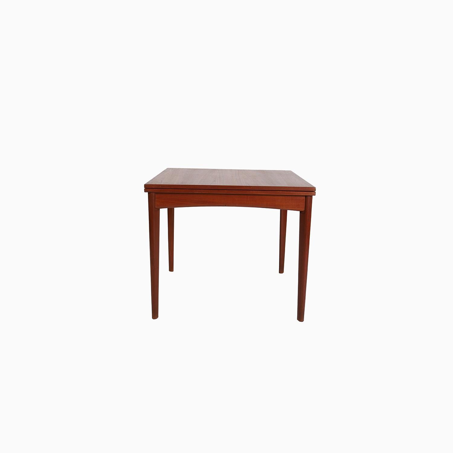 Danish Modern flip top Game Table by Borge Mogensen For Sale 5