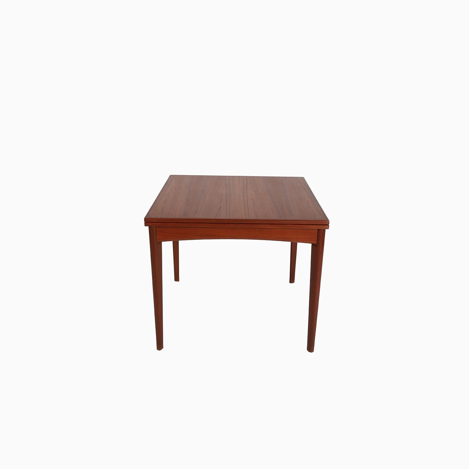 Danish Modern flip top Game Table by Borge Mogensen For Sale 6