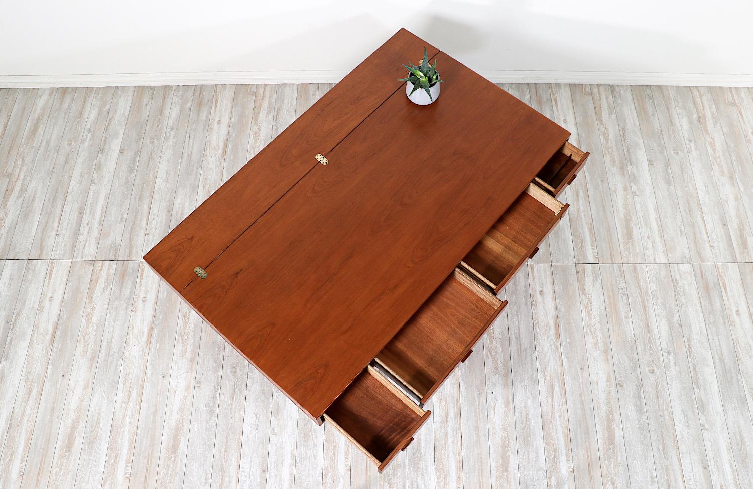 Expertly Restored - Danish Modern Flip-Top Partners Desk by Peter Lovig For Sale 1